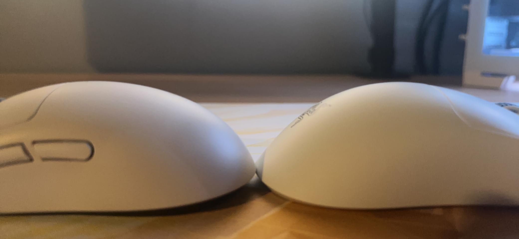 Razer Viper V3 Pro Wireless Esports Gaming Mouse, 55g Lightweight, White customer photo 2