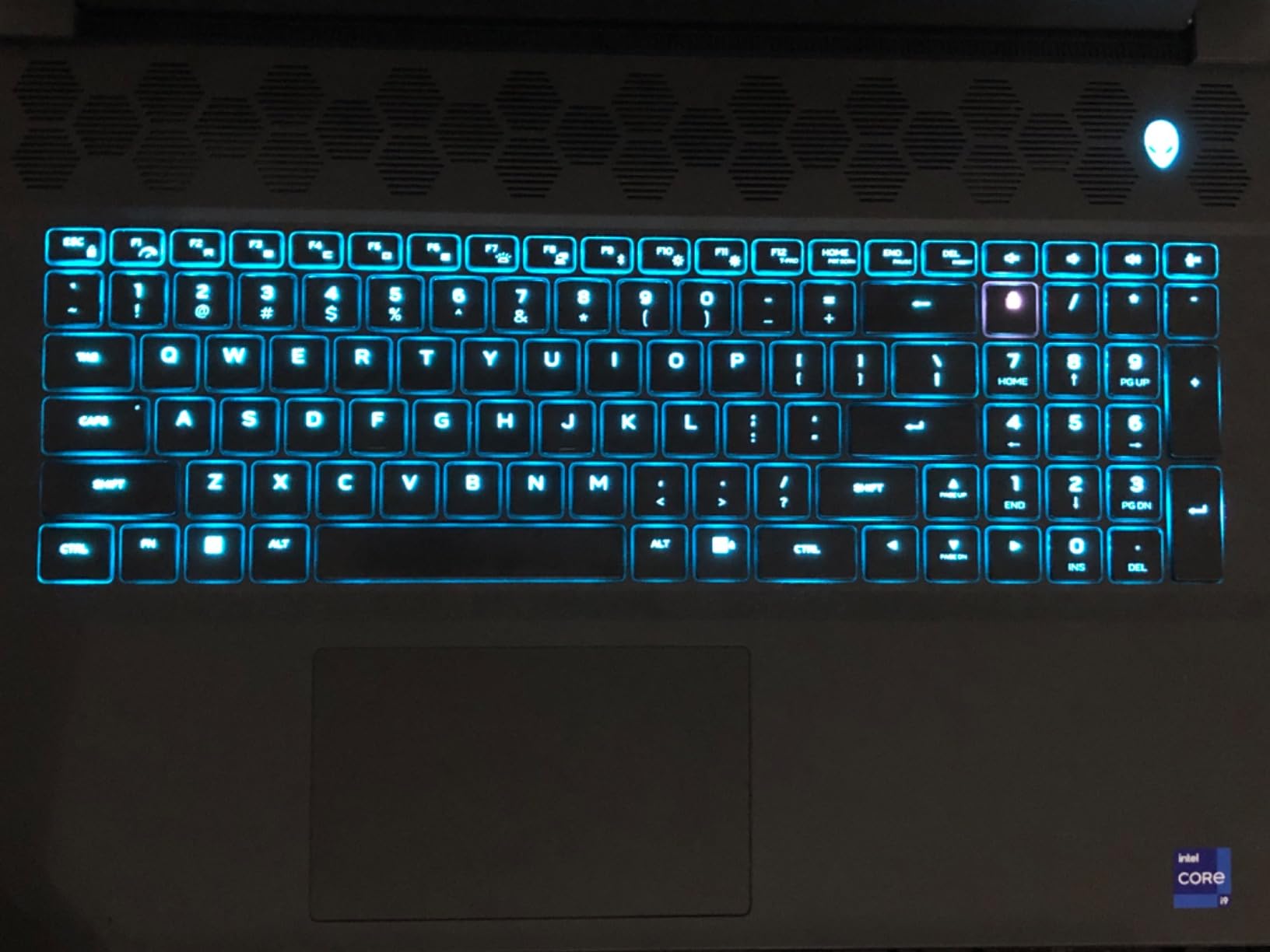 Alienware M18 R2 Gaming Laptop - 18 QHD+ 165Hz 3ms Display, Intel Core i9-14900HX, 32GB DDR5 RAM, 1TB SSD, NVIDIA GeForce RTX 4080 12 GB GDDR6, Windows 11 Home, Onsite Service - Dark Metallic Moon customer photo 1
