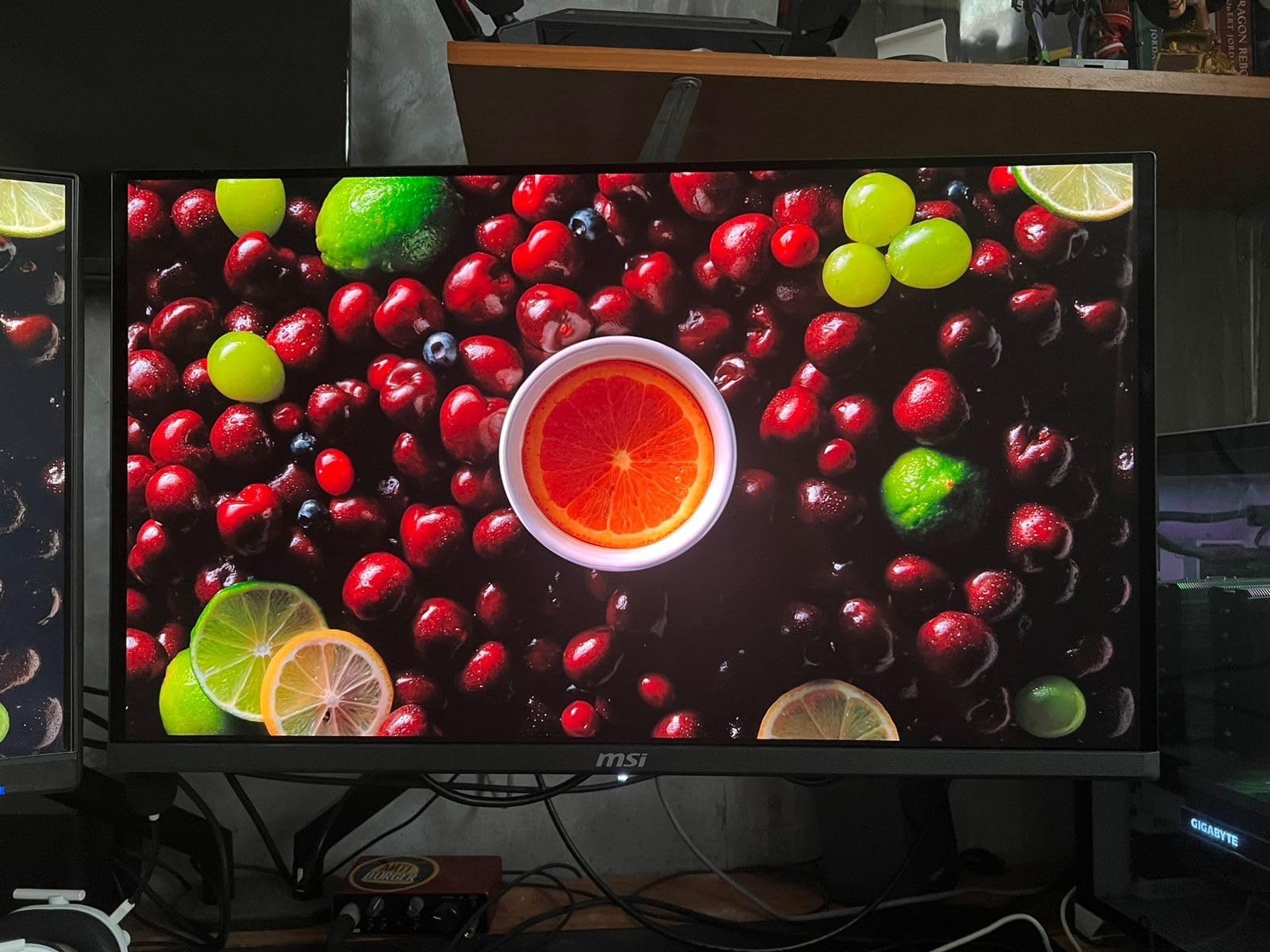 msi MAG 271QPX QD-OLED, 27 OLED Gaming Monitor, 2560 x 1440 (QHD), 0.03ms Response time, 360Hz, True Black HDR 400, HDMI, DP Port, USB Type C, Tilt, Height, Black customer photo 1