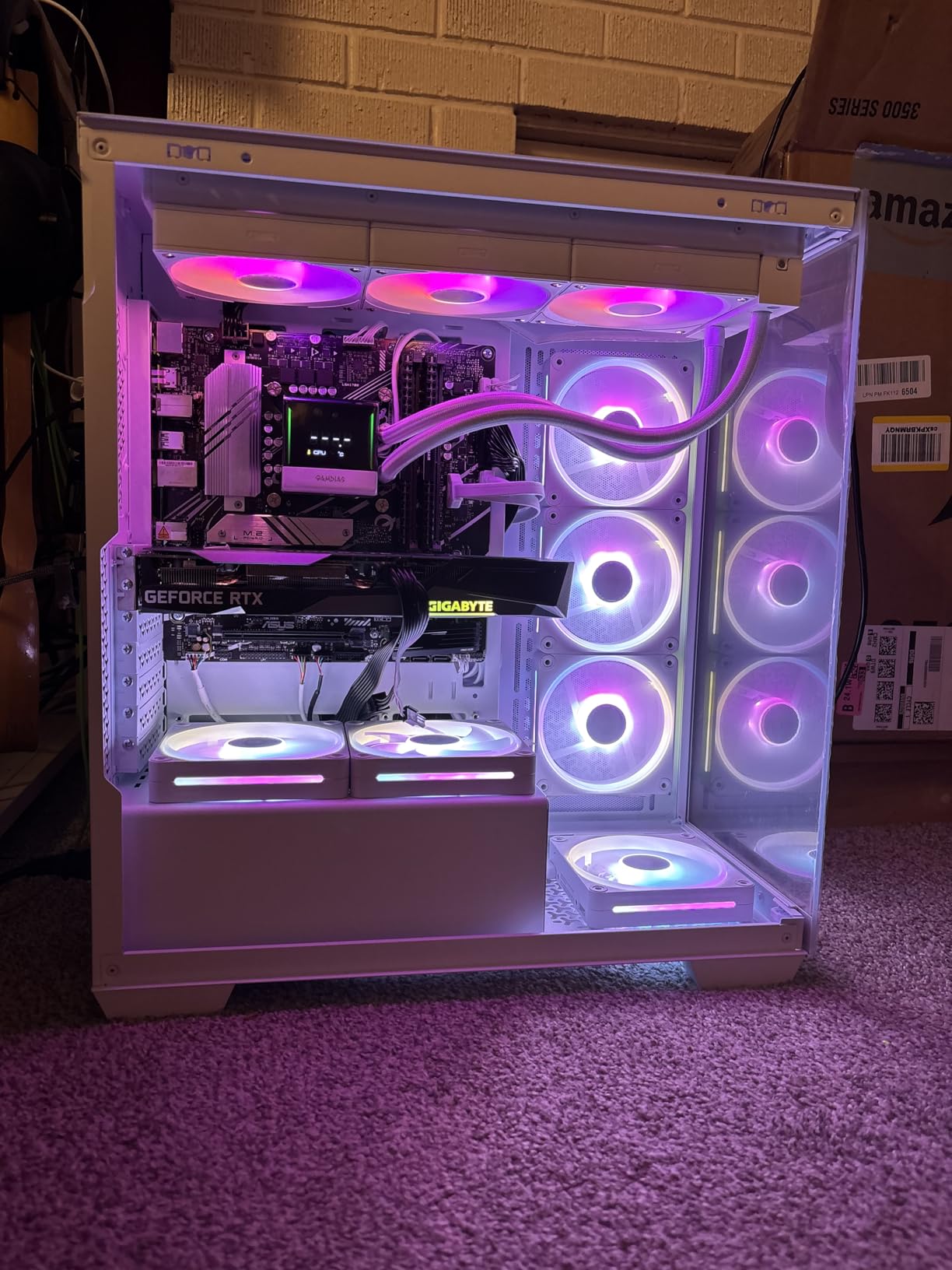 CORSAIR 3500X Mid-Tower ATX PC Case – Panoramic Tempered Glass – Reverse Connection Motherboard Compatible – No Fans Included – White customer photo 1