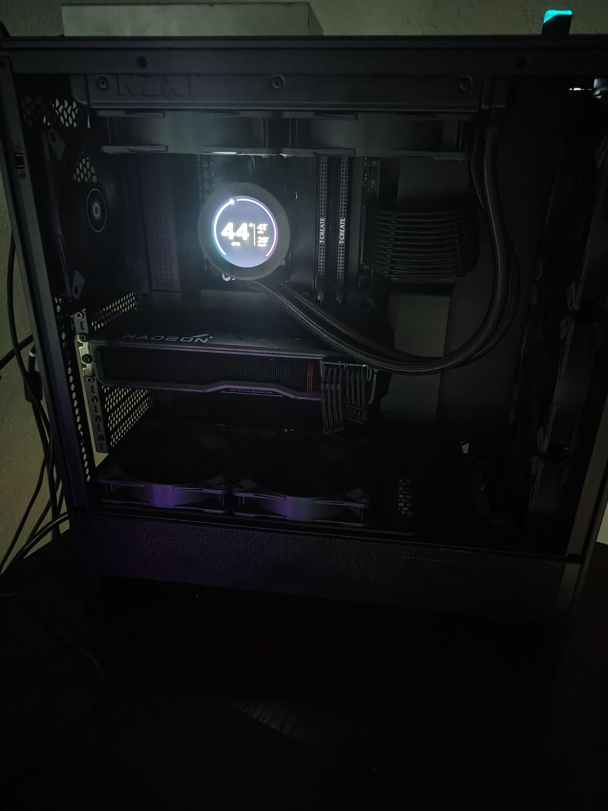 NZXT H5 Flow - Compact ATX Mid-Tower PC Case - White customer photo 2