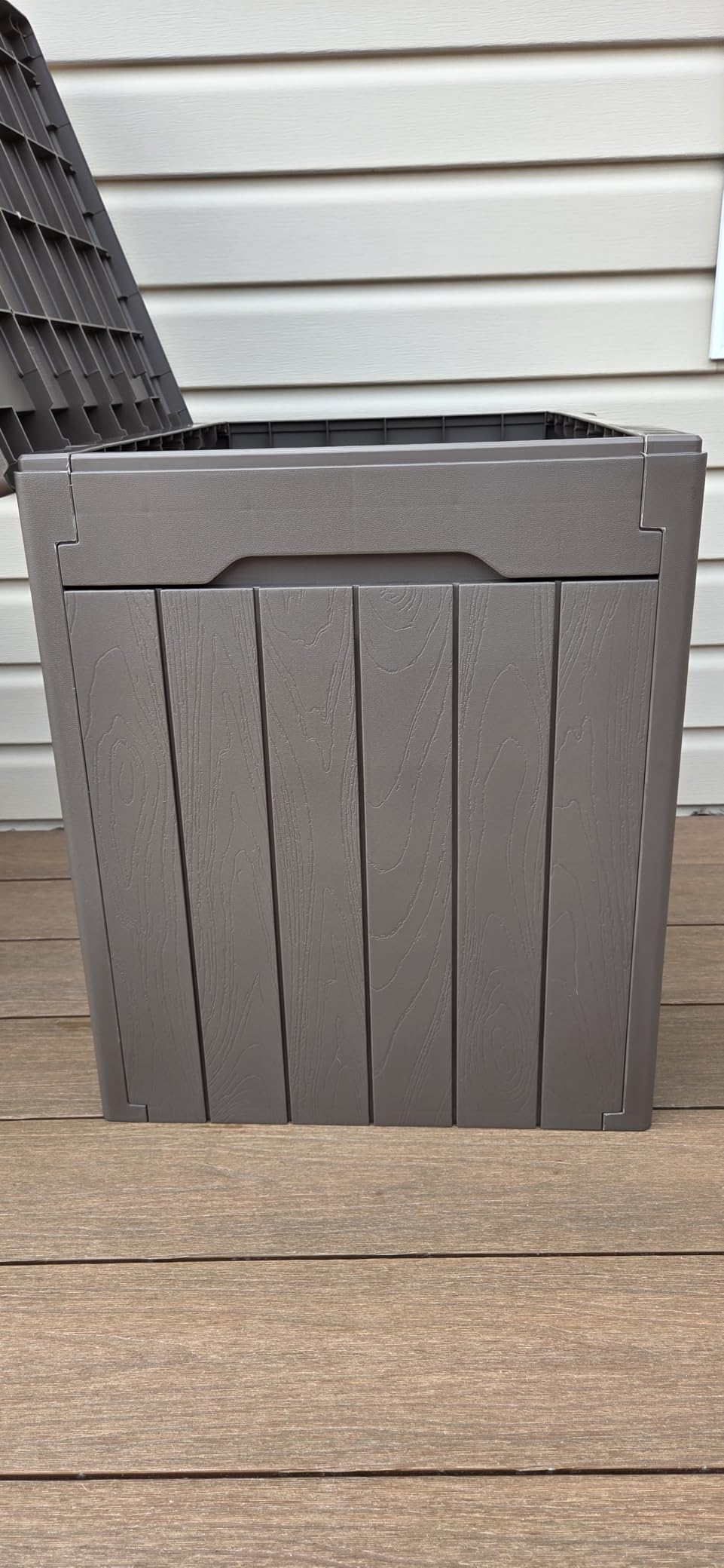 Greesum Outdoor Storage Box 120 Gallon Storage Bin with Lid for Patio Furniture, Garden Tools, Pool Supplies, Lockable, Waterproof and UV Resistant, Black customer photo 1