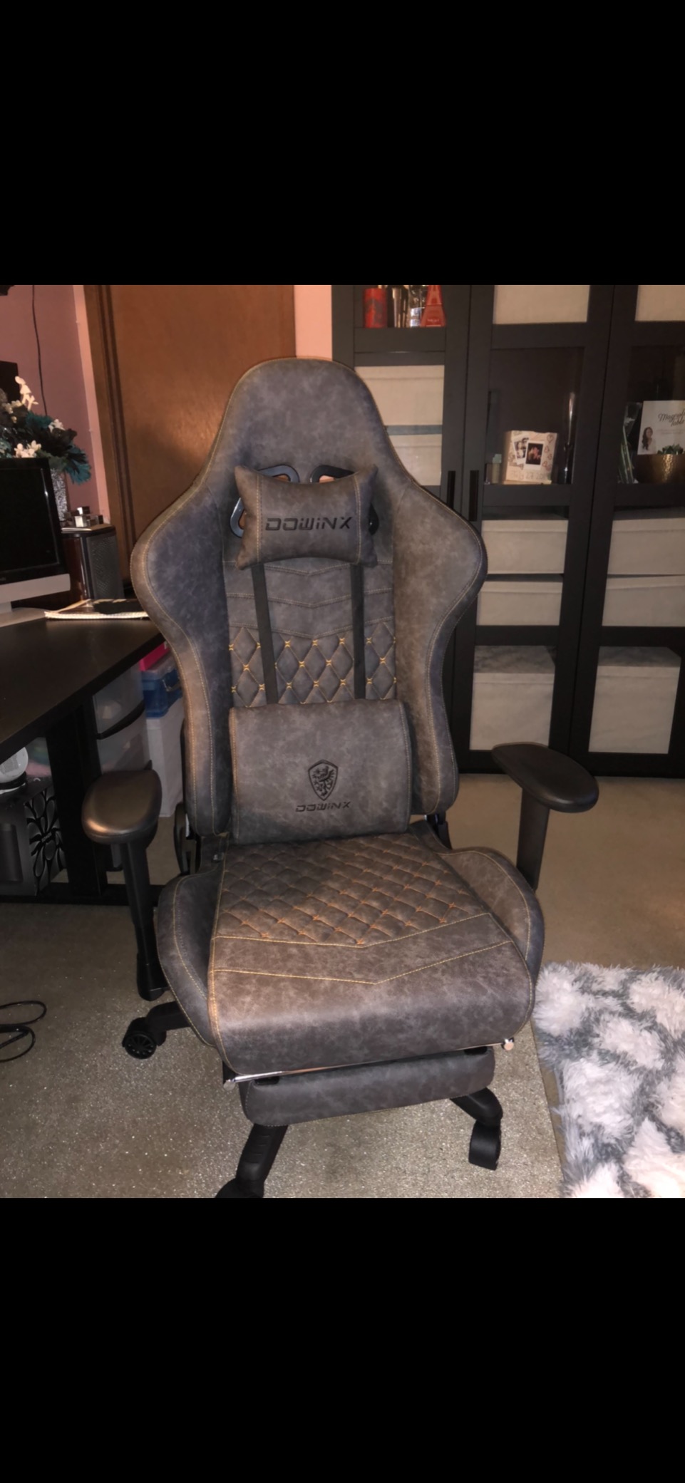 Dowinx Gaming Chair Fabric with Pocket Spring Cushion, Massage Game Chair Cloth with Headrest, Ergonomic Computer Chair with Footrest 290LBS, Black customer photo 2