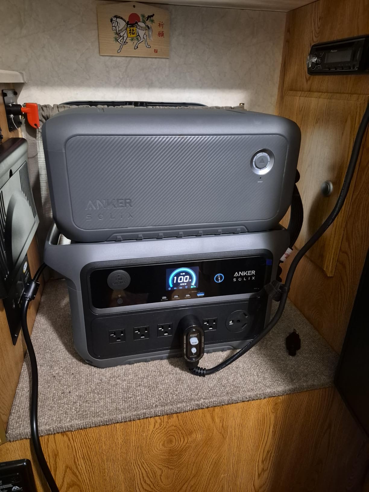 Anker SOLIX C300 Portable Power Station, 288Wh Solar Generator for Camping customer photo 2
