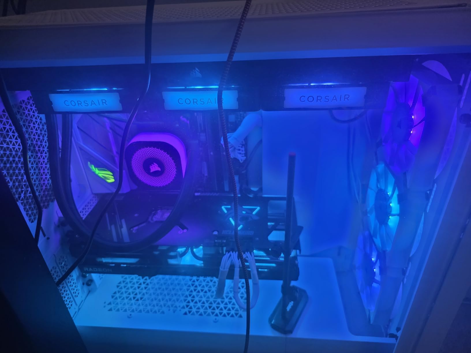 CORSAIR iCUE Link Titan 360 RX RGB Liquid CPU Cooler – 360mm AIO – Low-Noise – FlowDrive Cooling Engine – Intel LGA 1851/1700, AMD AM5/AM4 – 3X RX120 RGB Fans – iCUE Link System Hub Included – Black customer photo 2