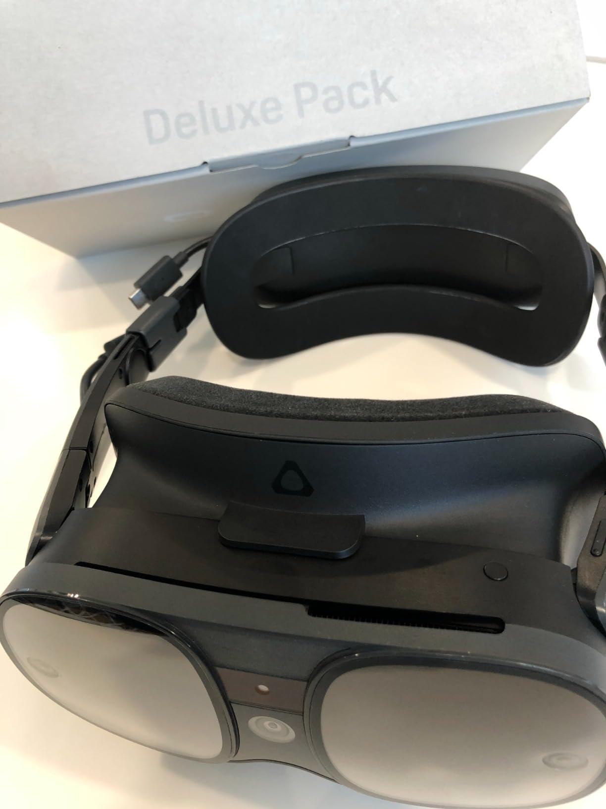 HTC Vive XR Elite with Deluxe Pack — Mixed Reality and PC VR Headset + Controllers customer photo 2
