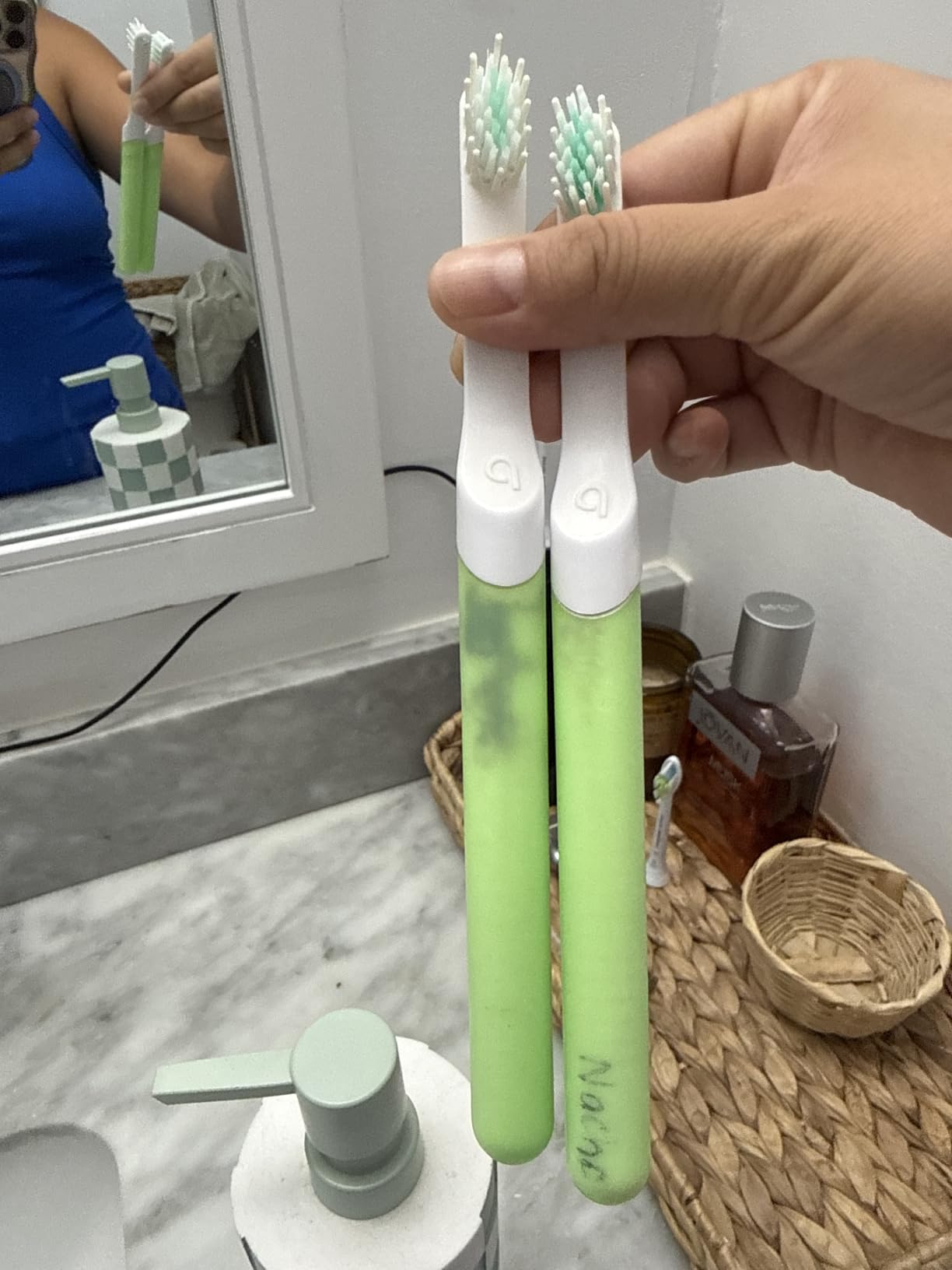 Quip Sonic Electric Toothbrush for Kids with Timer, Glow in the Dark Green customer photo 2