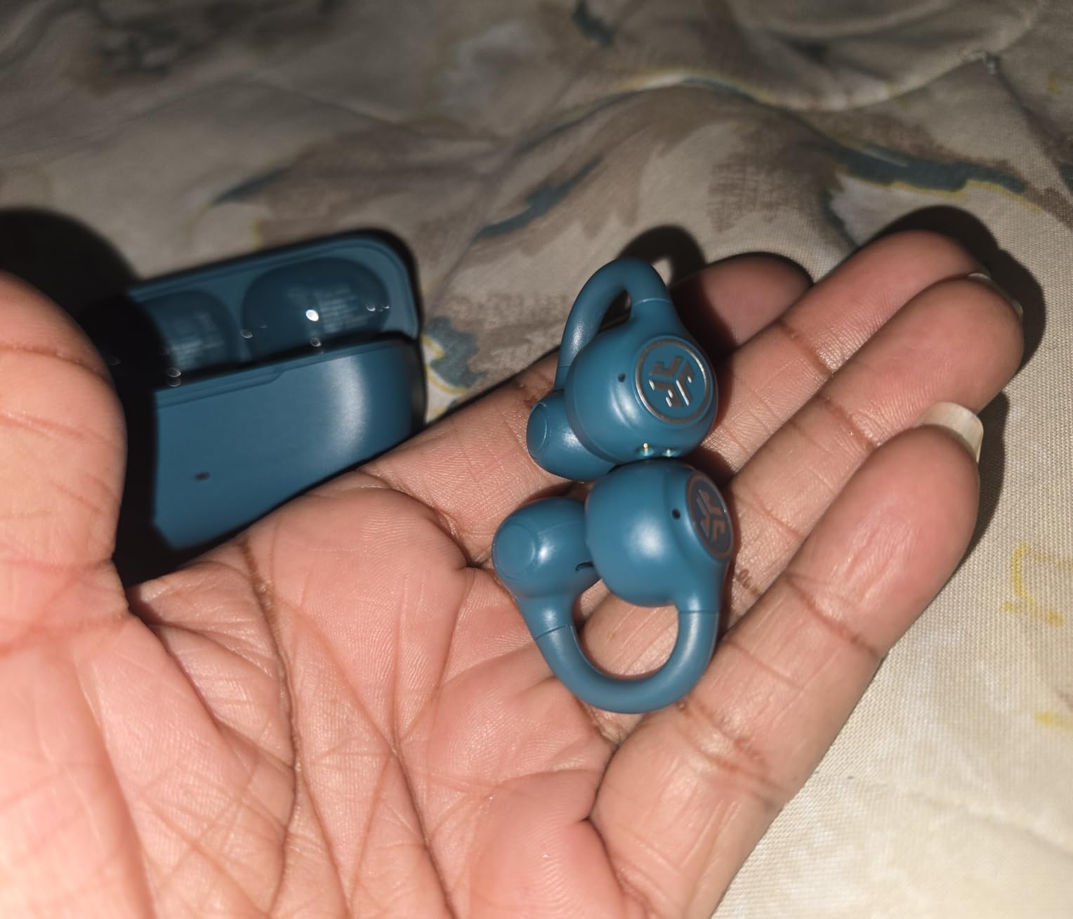 JLab, Flex, Open Ear Earbuds, Clip On Wireless Bluetooth Earbuds, Open Ear Headphones, Black customer photo 1