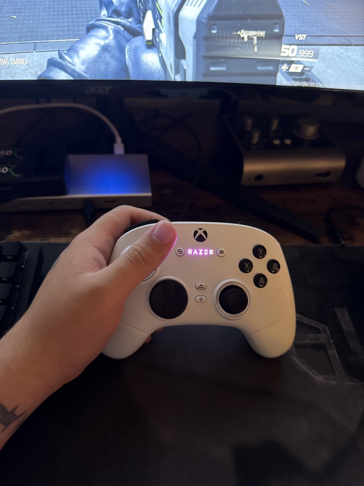Razer Wolverine V3 Pro Wireless Gaming Controller: Licensed for Xbox Series X|S, Xbox One, Windows PC - 6 Remappable Buttons - Fast Triggers - Customizable Thumbsticks - Wired Tournament Mode - Black customer photo 2