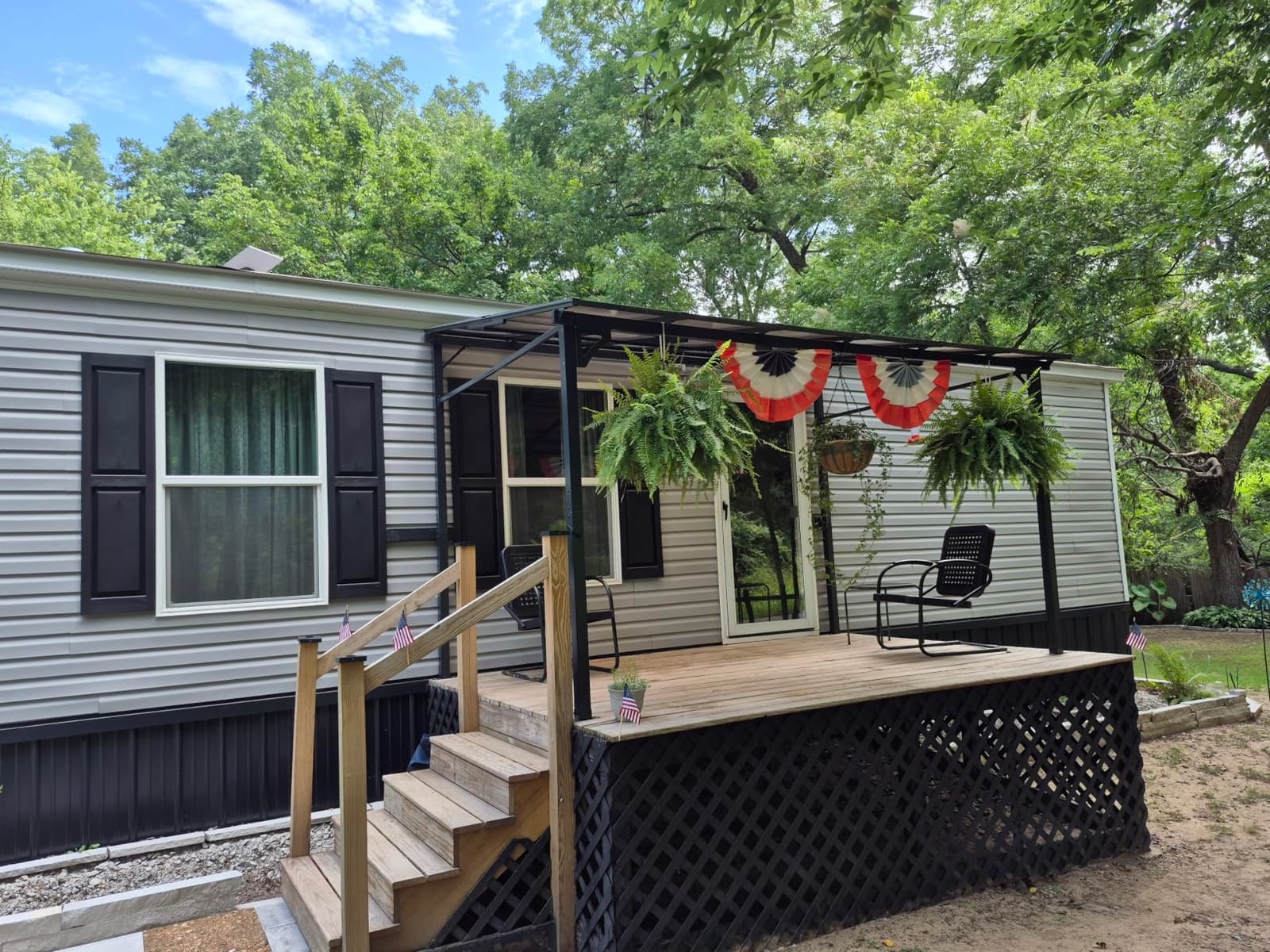 MEISSALIVVE 10' x 14' Pergola with Sloped Roof, Lean to Metal Gazebo for Outdoor Patio, Deck, Black customer photo 2