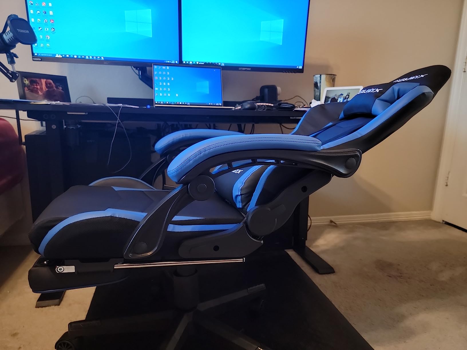 Dowinx Gaming Chair with Footrest, Ergonomic Desk Chair, Brown customer photo 1