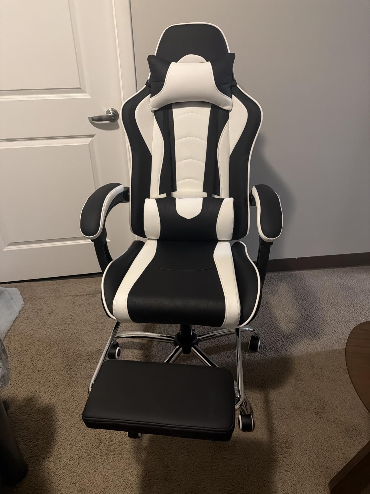 Yaheetech Gaming Chair with Footrest Massage Lumbar Pillow Black and White customer photo 1