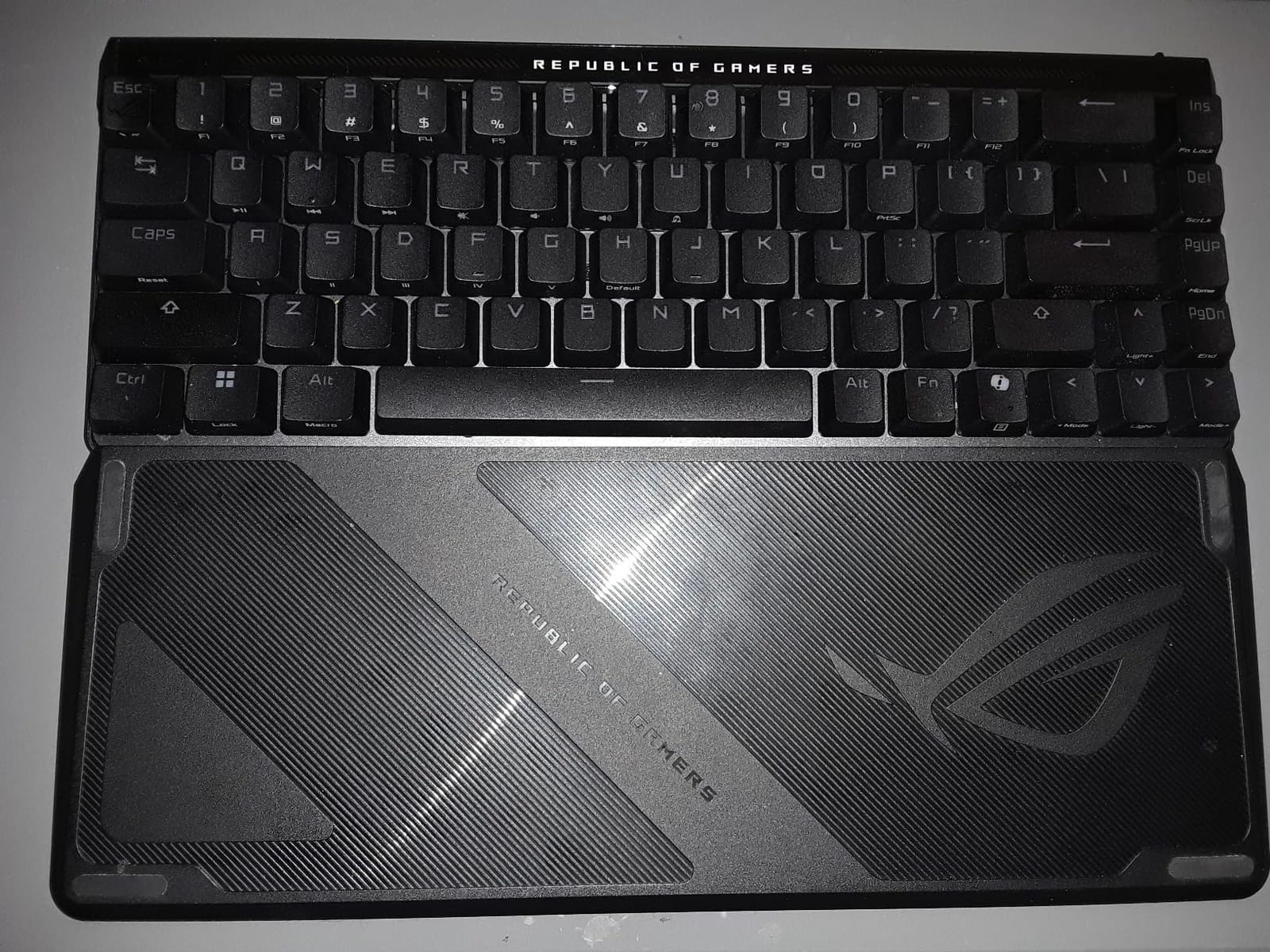 ASUS ROG Falchion Ace HFX Hall Effect Gaming Keyboard – 65% TKL, Dual USB-C, Magnetic Switches, Rapid Trigger, Speed Tap, 8000 Hz Polling, Touch Panel, Portable, Protective Cover, PBT Keycaps - Black customer photo 2