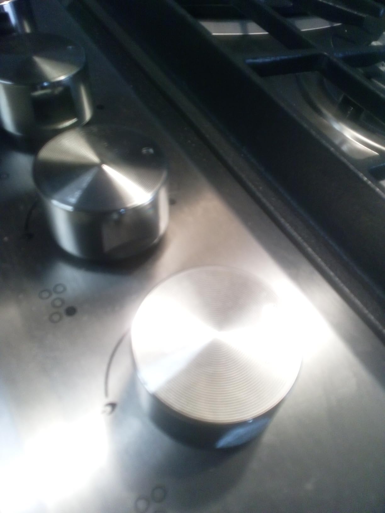 36 Inch Gas Cooktop with Reversible Griddle, 5 Burners, Natural Gas/Propane customer photo 1