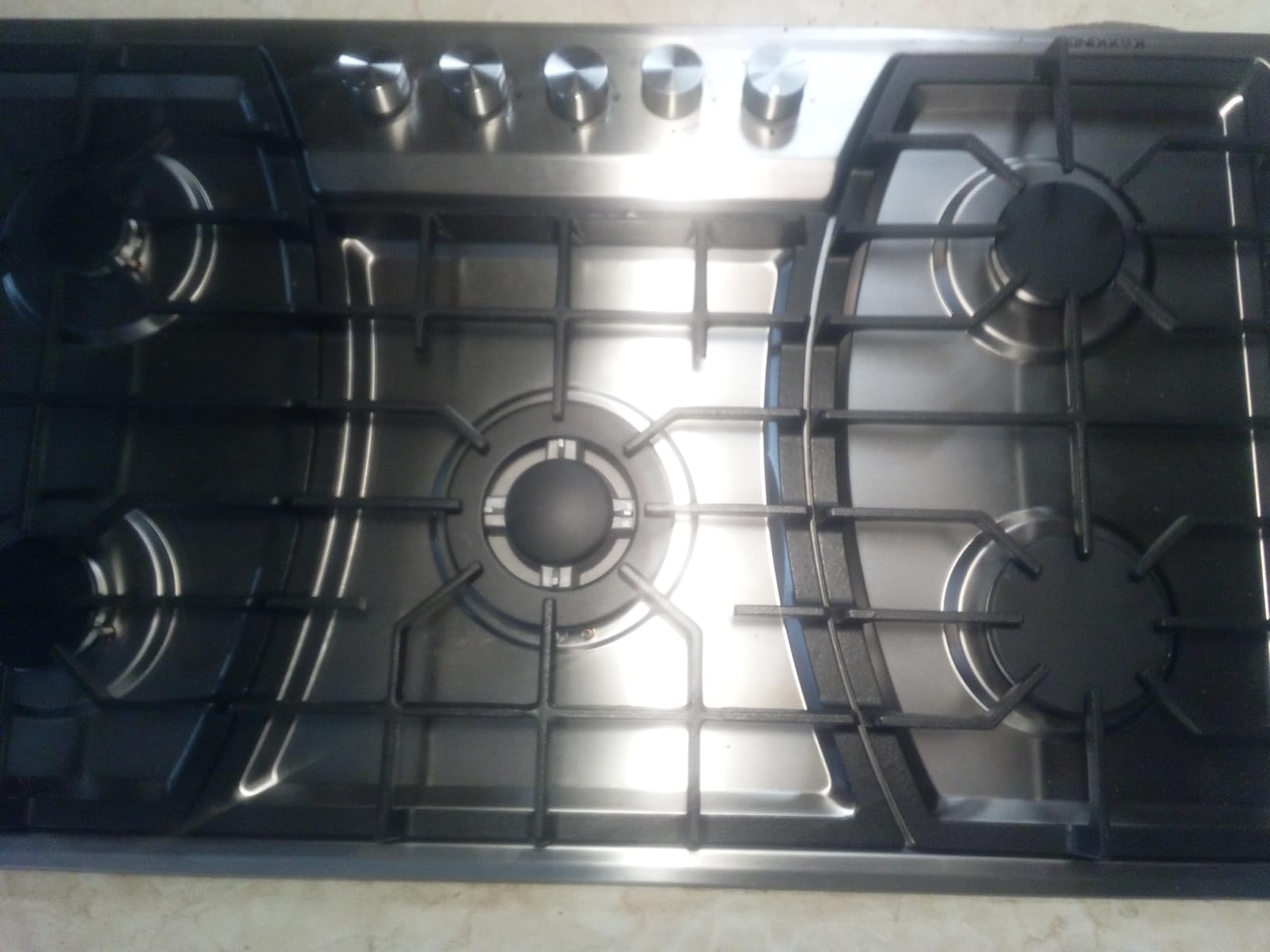 36 Inch Gas Cooktop with Reversible Griddle, 5 Burners, Natural Gas/Propane customer photo 2