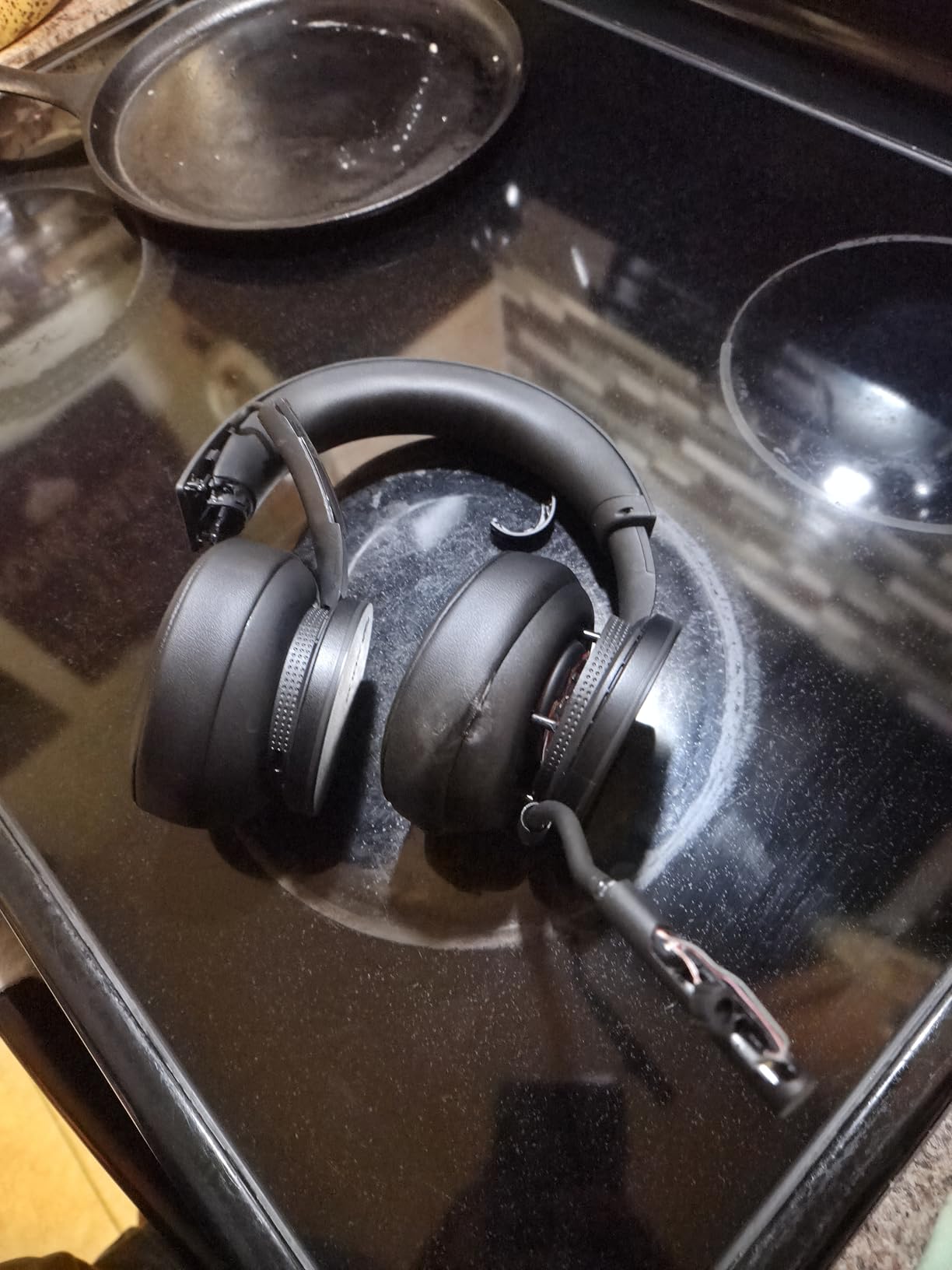 Xbox Wireless Gaming Headset | Carbon Black | Over Ear Headphones | Spatial Audio with Dolby Atmos | Consoles, PCs, TVs, Mobile, and More customer photo 2