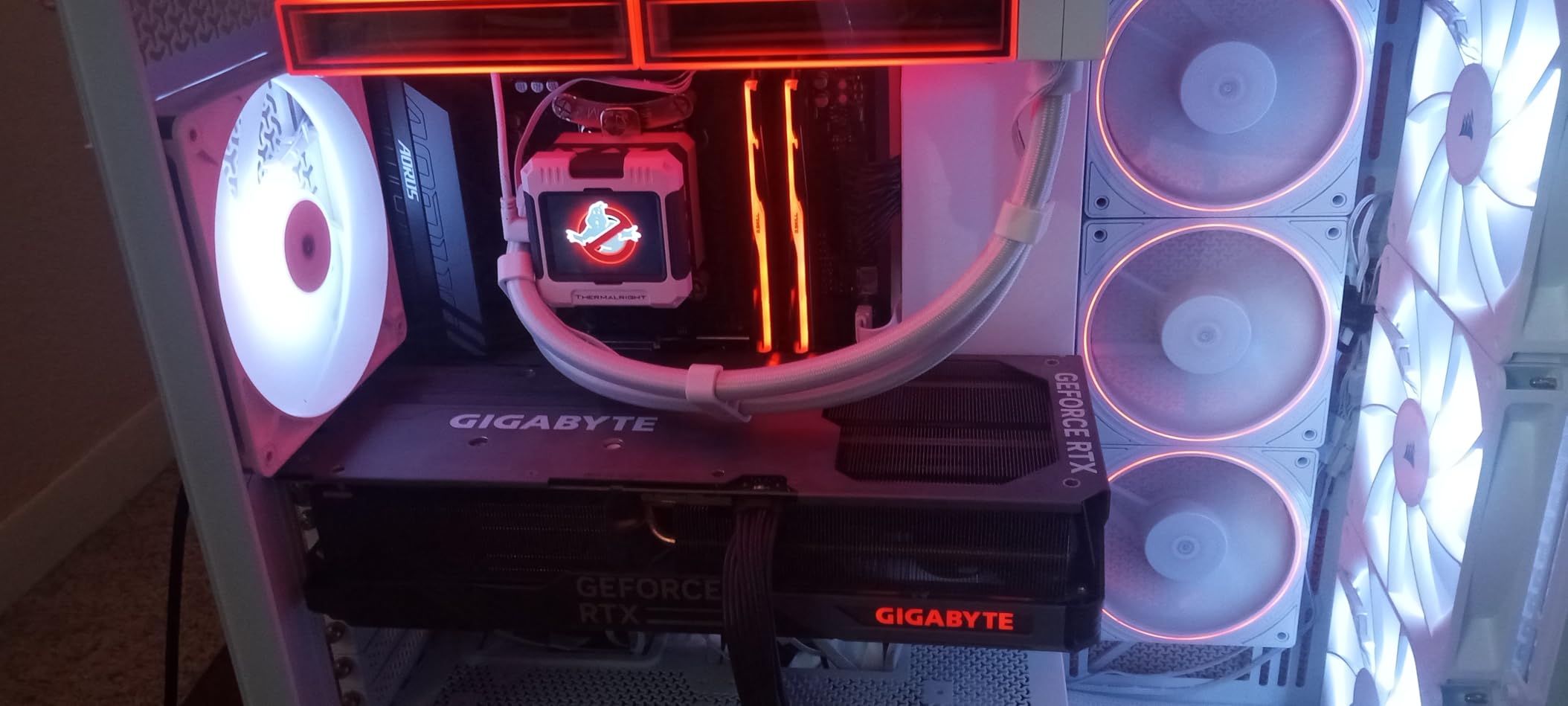 AMD RYZEN 7 9800X3D 8-Core, 16-Thread Desktop Processor customer photo 2