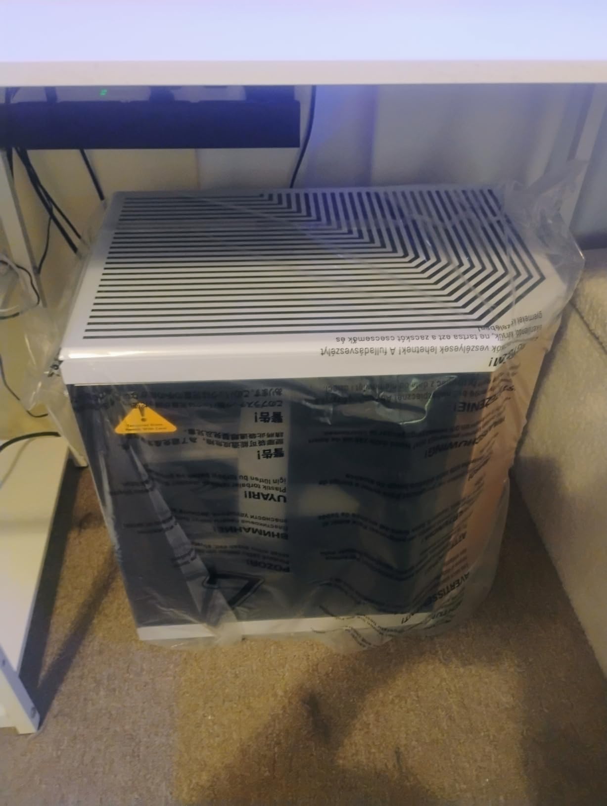 HYTE Y70 Touch Infinite Modern Aesthetic Gaming PC Case - Integrated 2.5K LCD Touchscreen Screen Display - Dual Chamber ATX Desktop Chassis - 10 Fan Capacity - Luxury PCIe 4.0 Riser Cable - Snow White customer photo 1