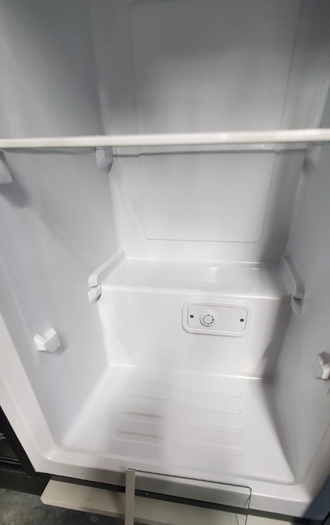 Kismile Upright Freezer, 6.0 Cu.ft Small Freezer, White customer photo 1