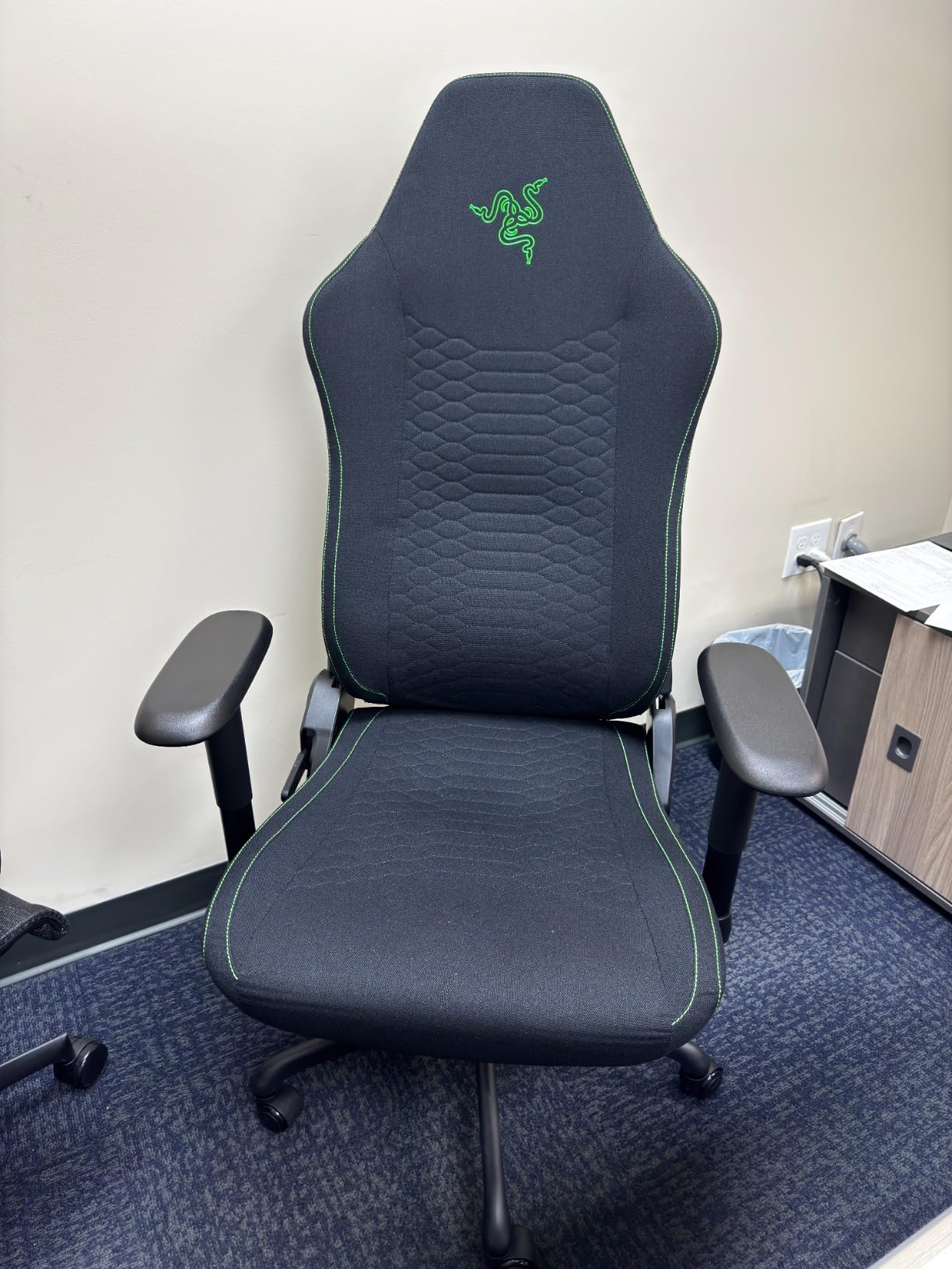 Razer Iskur V2 X Ergonomic Gaming Chair, Black customer photo 1