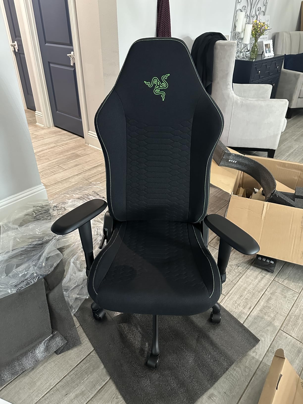 Razer Iskur V2 X Ergonomic Gaming Chair, Black customer photo 2