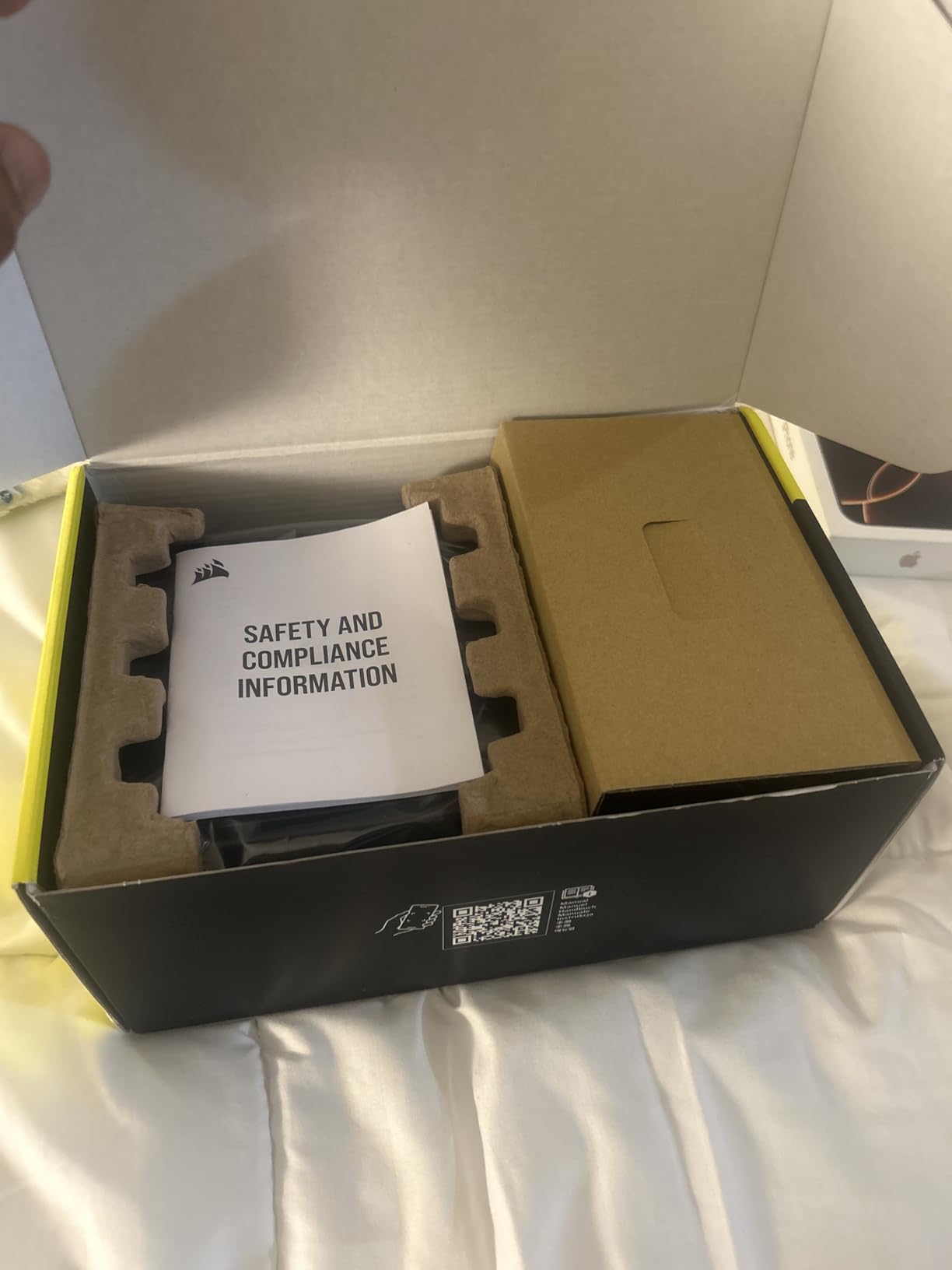 CORSAIR RM850e (2025) ATX 3.1 PCIe 5.1 Ready 850W Power Supply – Black customer photo 2