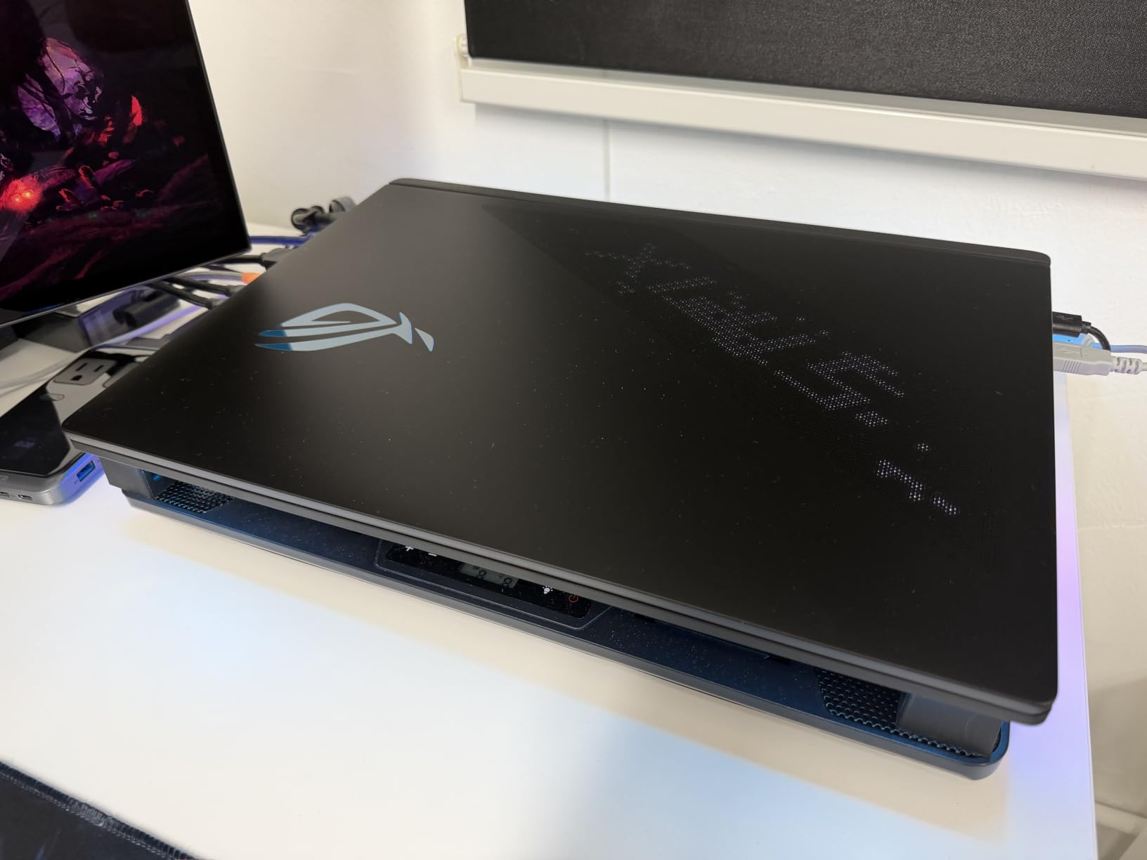 ASUS ROG Strix SCAR 18 (2025) Gaming Laptop, 18” ROG Nebula HDR 16:10 2.5K 240Hz/3ms, NVIDIA GeForce RTX 5090, Intel Core Ultra 9 275HX, 32GB DDR5, 2TB PCIe Gen 4 SSD, Wi-Fi 7, Win 11 Pro, G835LX-XS97 customer photo 1