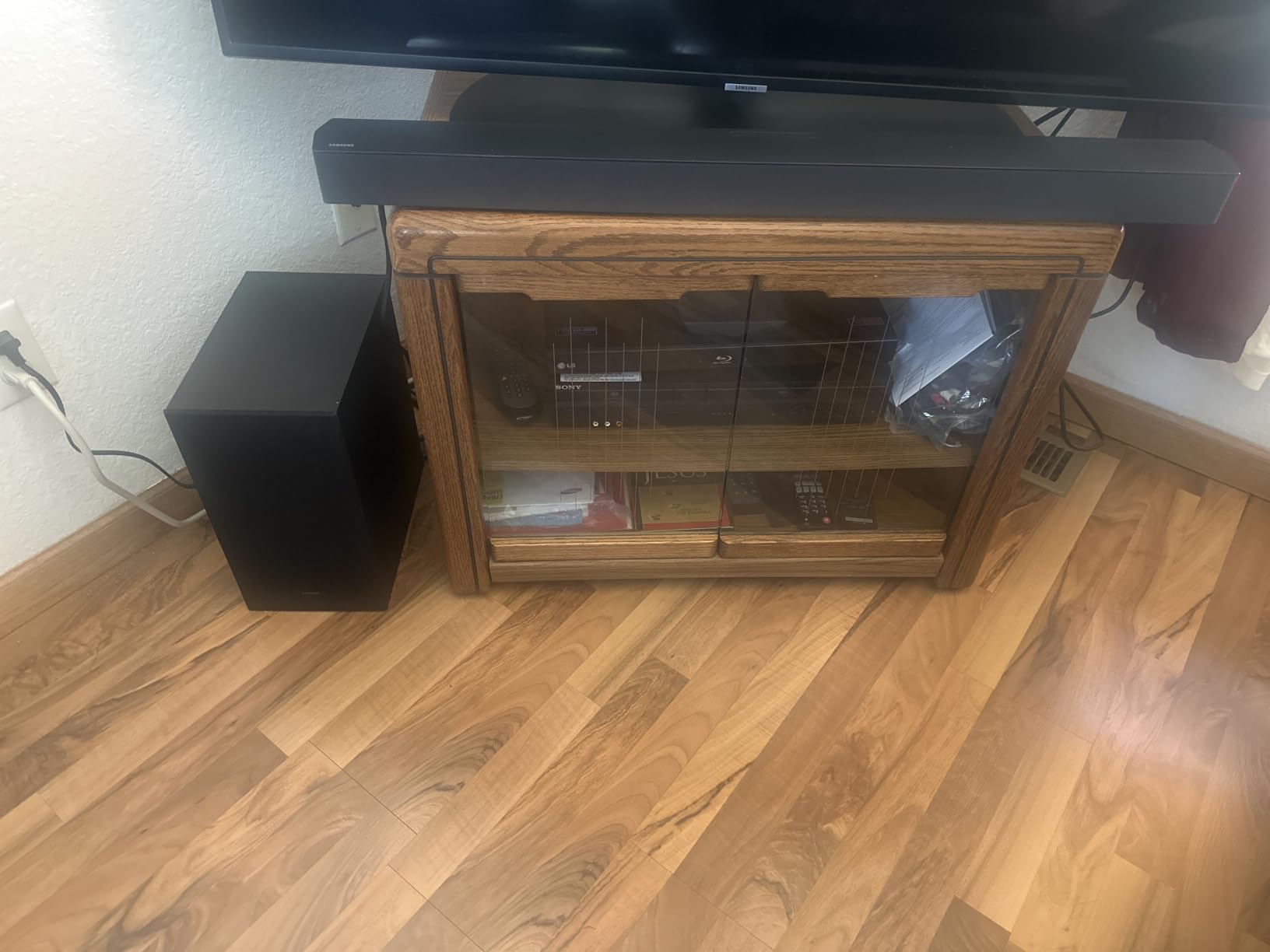 Samsung B-Series Soundbar HW-B550F 2.1 ch DTS Virtual:X Soundbar with Subwoofer (2025 Model) Voice Enhance Mode, Bass Boost, Adaptive Sound customer photo 1