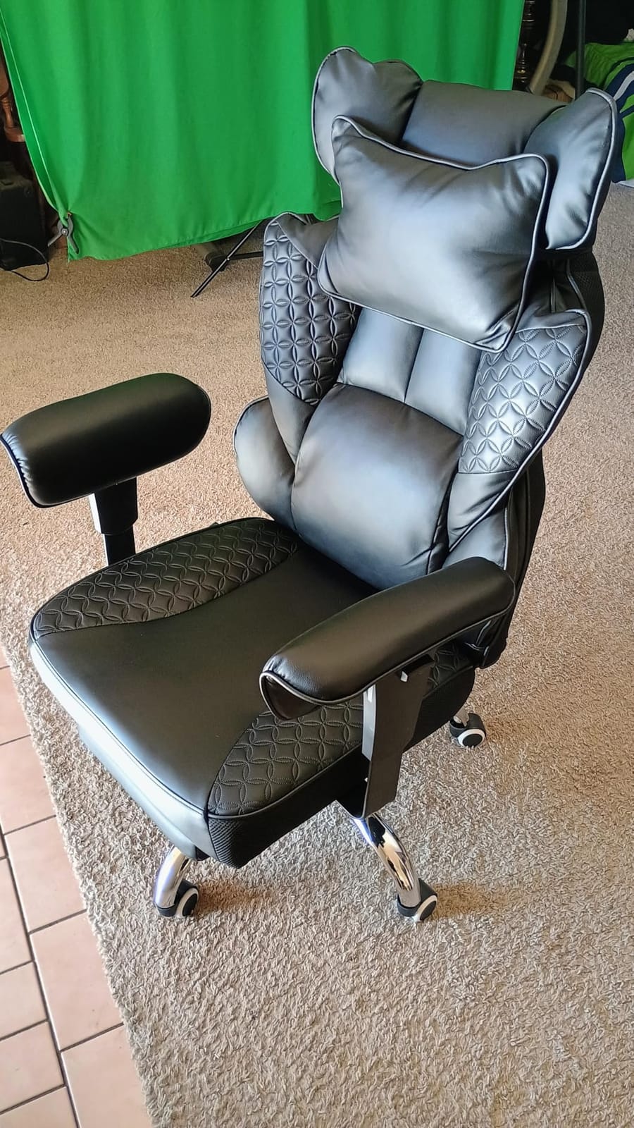 COMHOMA Big and Tall Office Chair Heavy Duty Wide Ergonomic Gaming Chair with Deluxe Embossing Designed Leather with Foot Rest,150°Reclining Adjustable Armrests Pocket Spring Back Support and Pillow customer photo 2