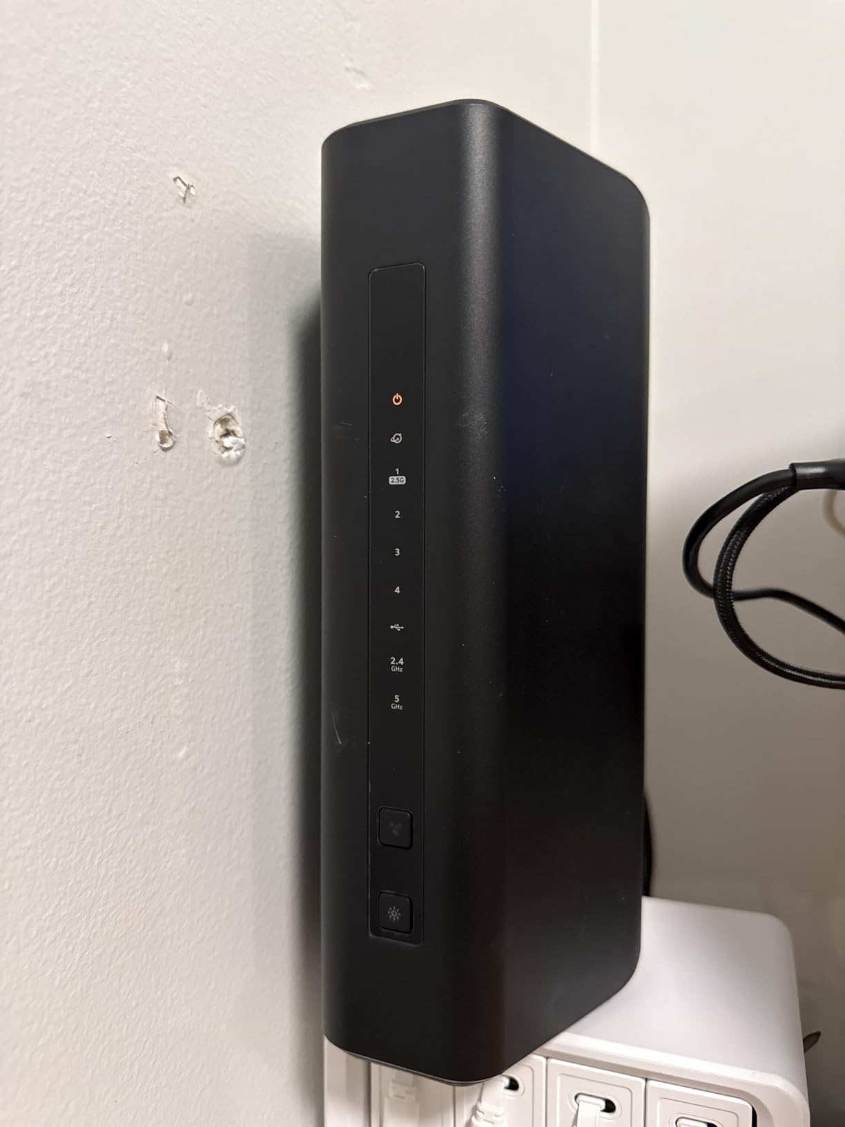 NETGEAR Nighthawk WiFi 7 Router RS140, Up to 2,250 sq ft, 5 Gbps customer photo 1