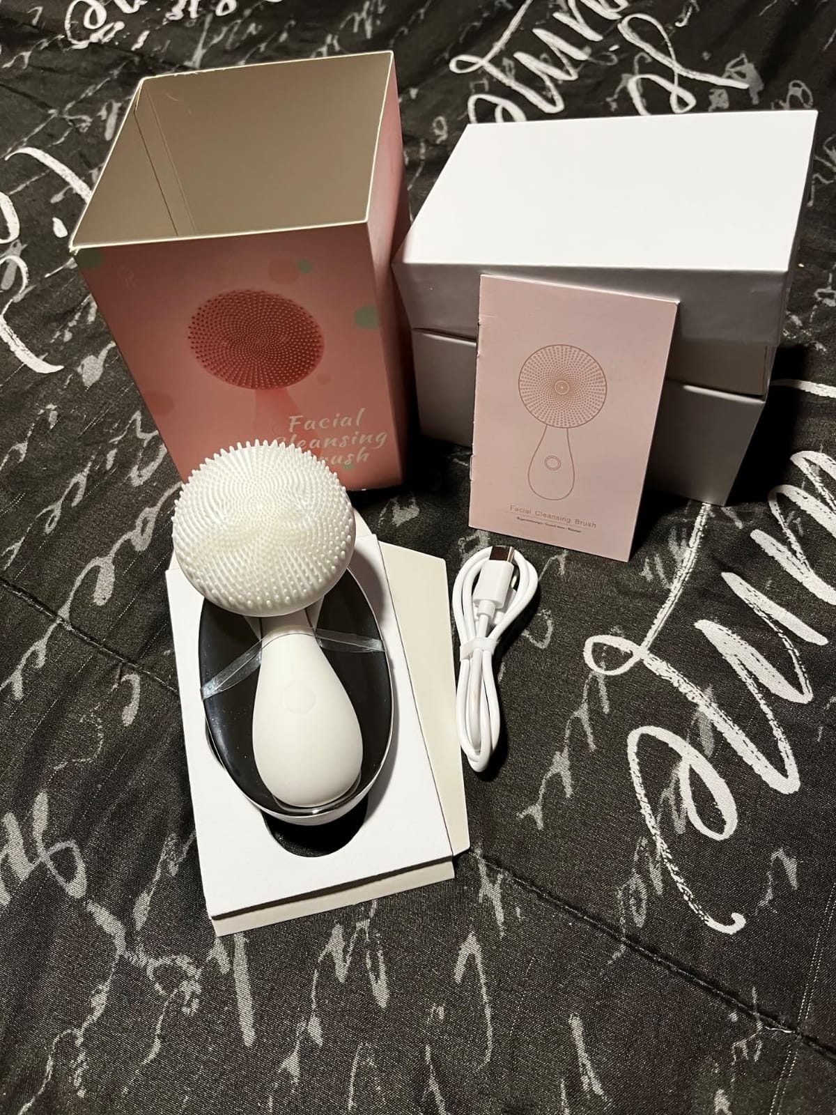 Ccigedy Face Scrubber, Electric Facial Cleansing Brush (Black) customer photo 1