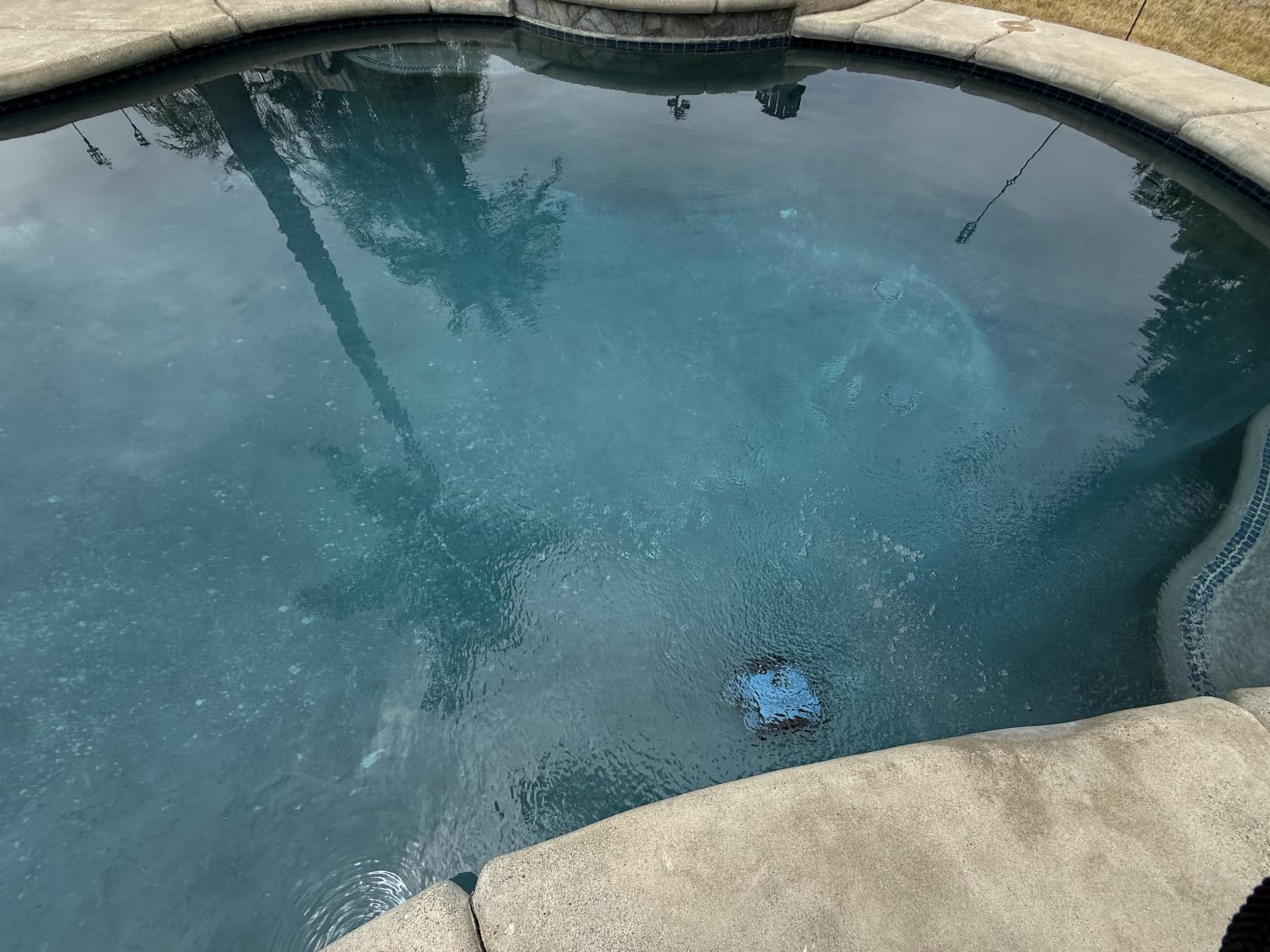 (2026 Upgrade) SAT 25 Cordless Robotic Pool Vacuum, AI Sonar Navigation, 180 Mins Runtime, Wall Climbing Auto Cleaner for Inground Pools - Not Fit for Pools with Sharp Steps or Raised Floor Drains customer photo 2