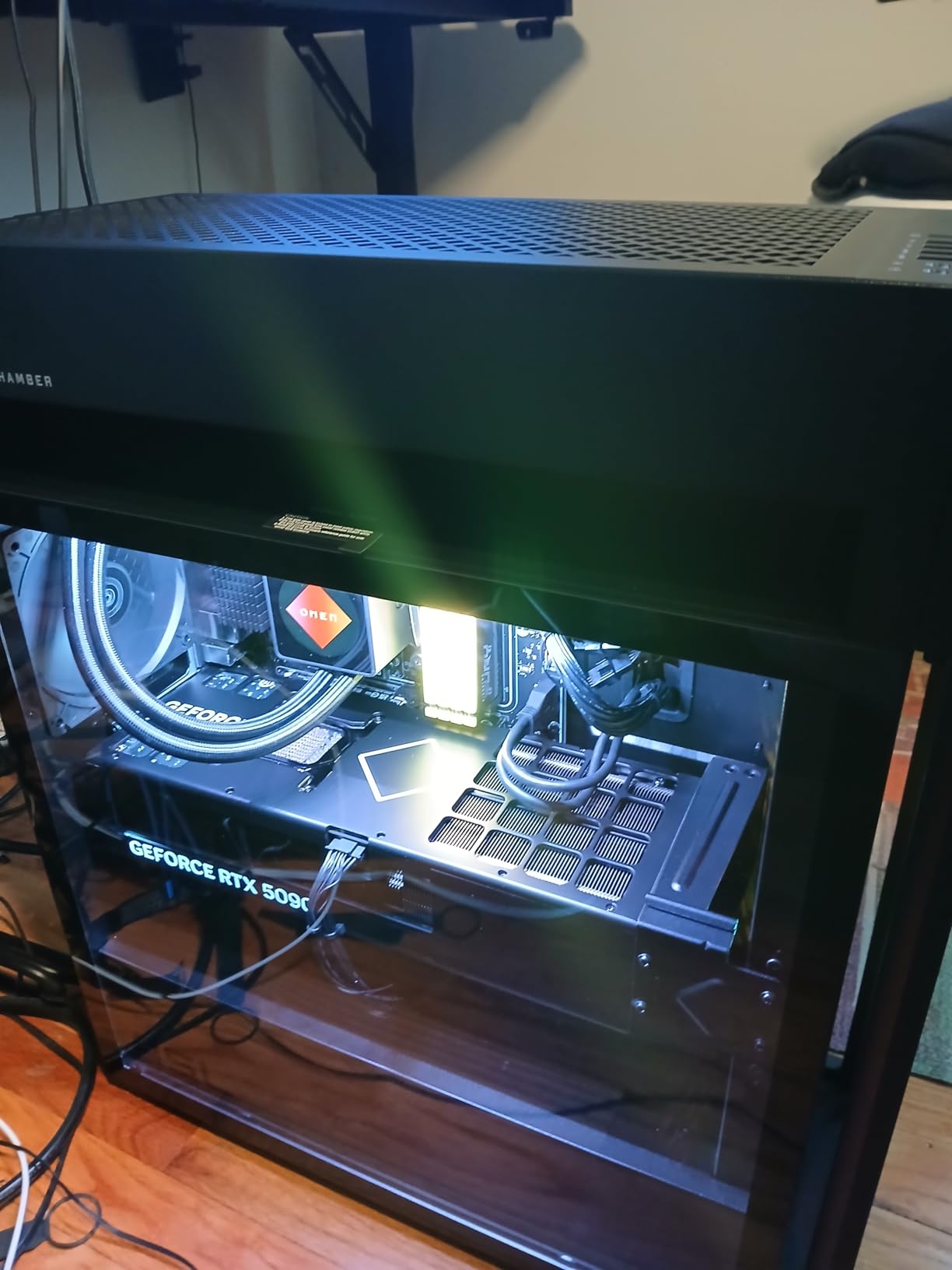 HP OMEN 45L Gaming Desktop, Intel Core Ultra 9 285K, 64 GB RAM, 2 TB SSD, NVIDIA GeForce RTX 5090, Windows 11 Pro, Microsoft Copilot, Tempered Glass, GT22-3090 (2025) customer photo 2