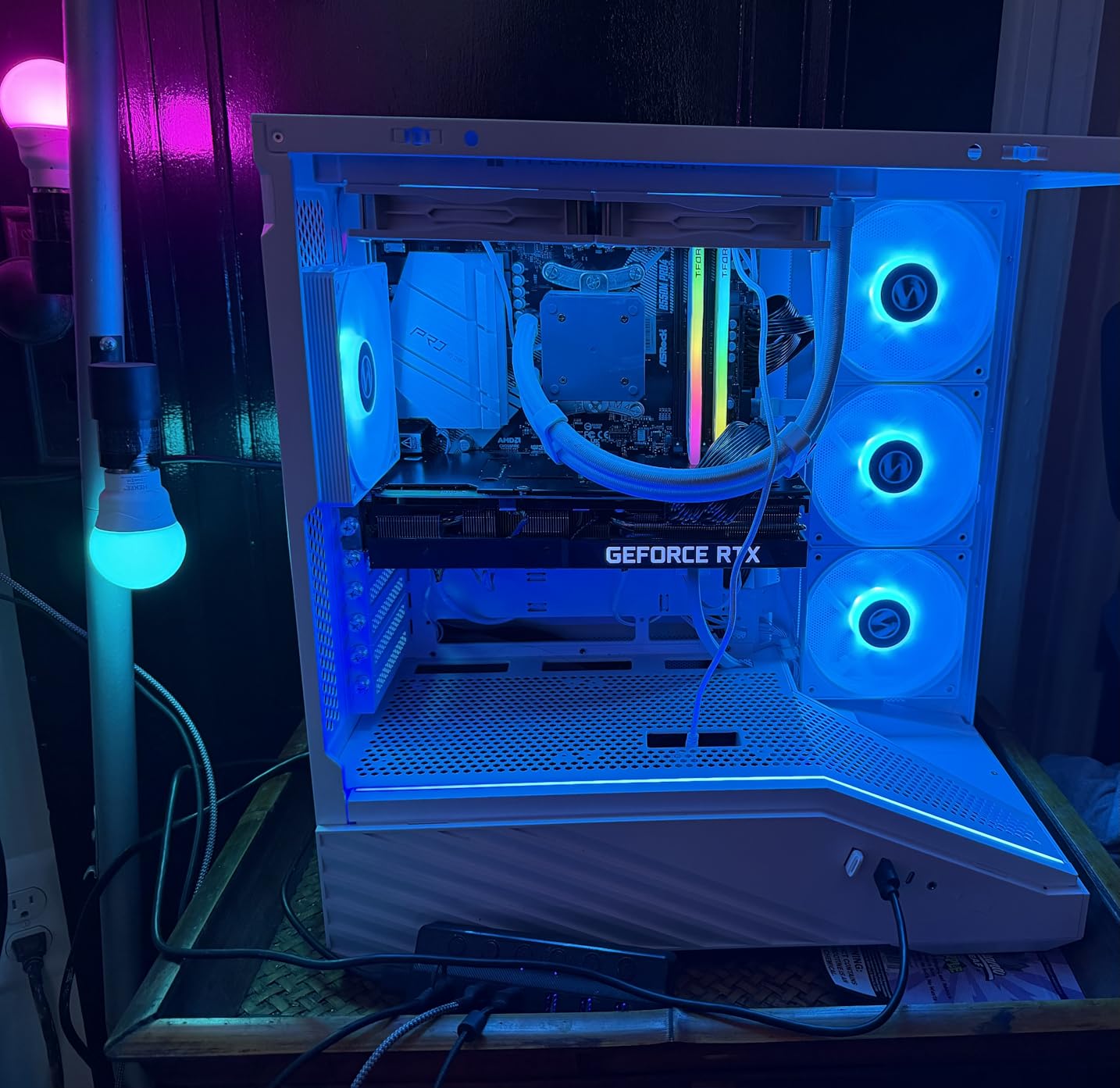 Lian Li V100-ATX Mid-Tower PC Case-White-V100RW customer photo 1