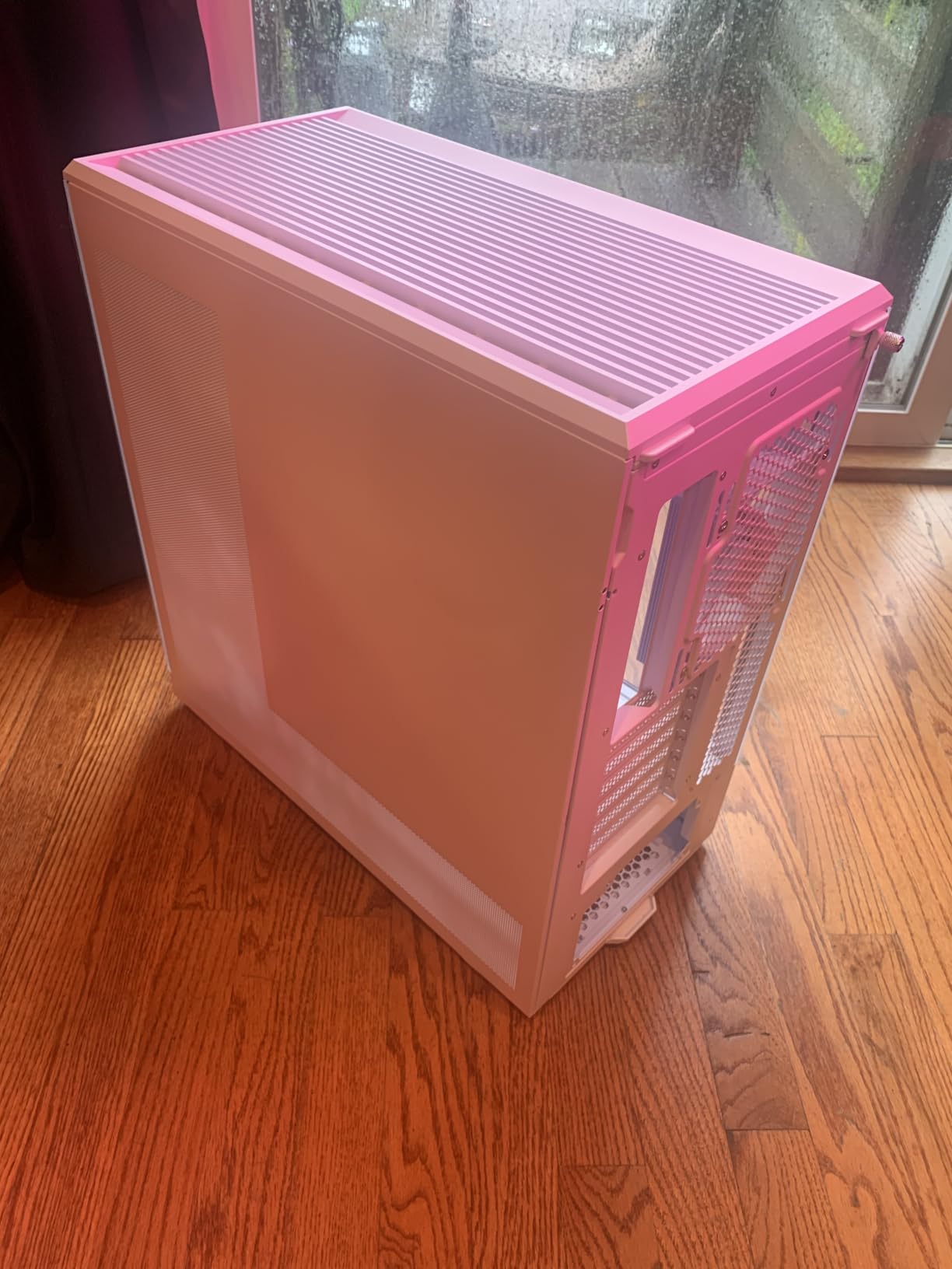 Lian Li V100-ATX Mid-Tower PC Case-White-V100RW customer photo 2