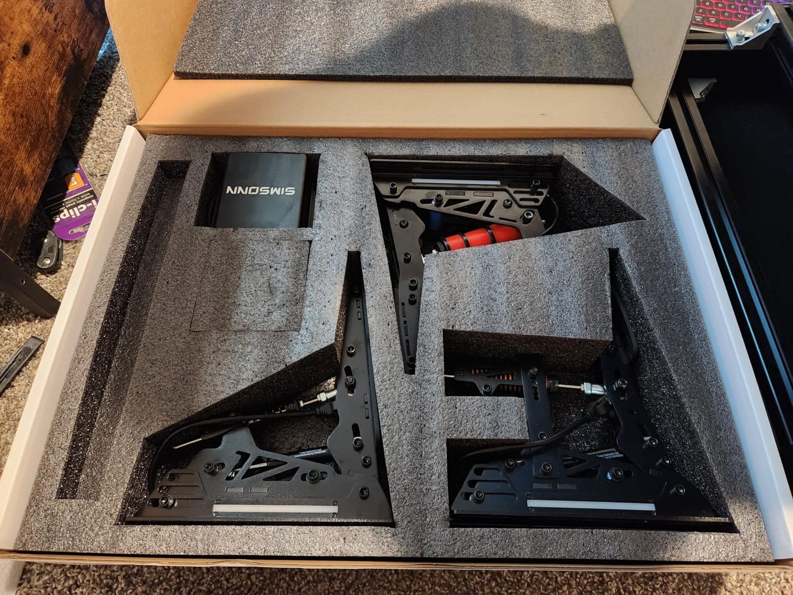 SIMSONN PRO X Ultra Sim Racing Pedals PC Racing Simulator Pedals Pressure Sensor Load Cell HE Hydraulic Pedals Support Haptic Reactor (PRO X U-P3-H3-1-1) customer photo 1