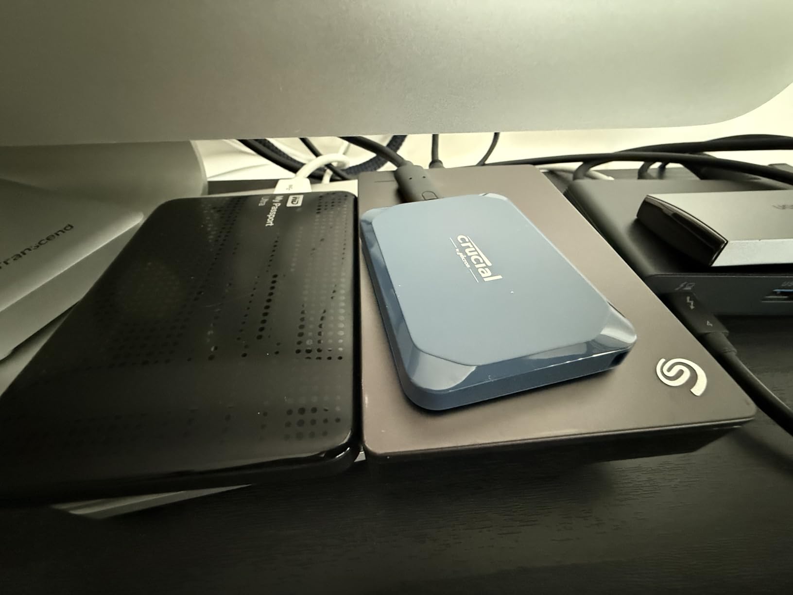 Crucial X10 1TB Portable SSD, Up to 2,100MB/s, USB 3.2 USB-C, External Solid State Drive, Compatible with Windows, Mac & Android, Durable Storage for Games, Photos & Files, Blue - CT1000X10SSD9-02 customer photo 1