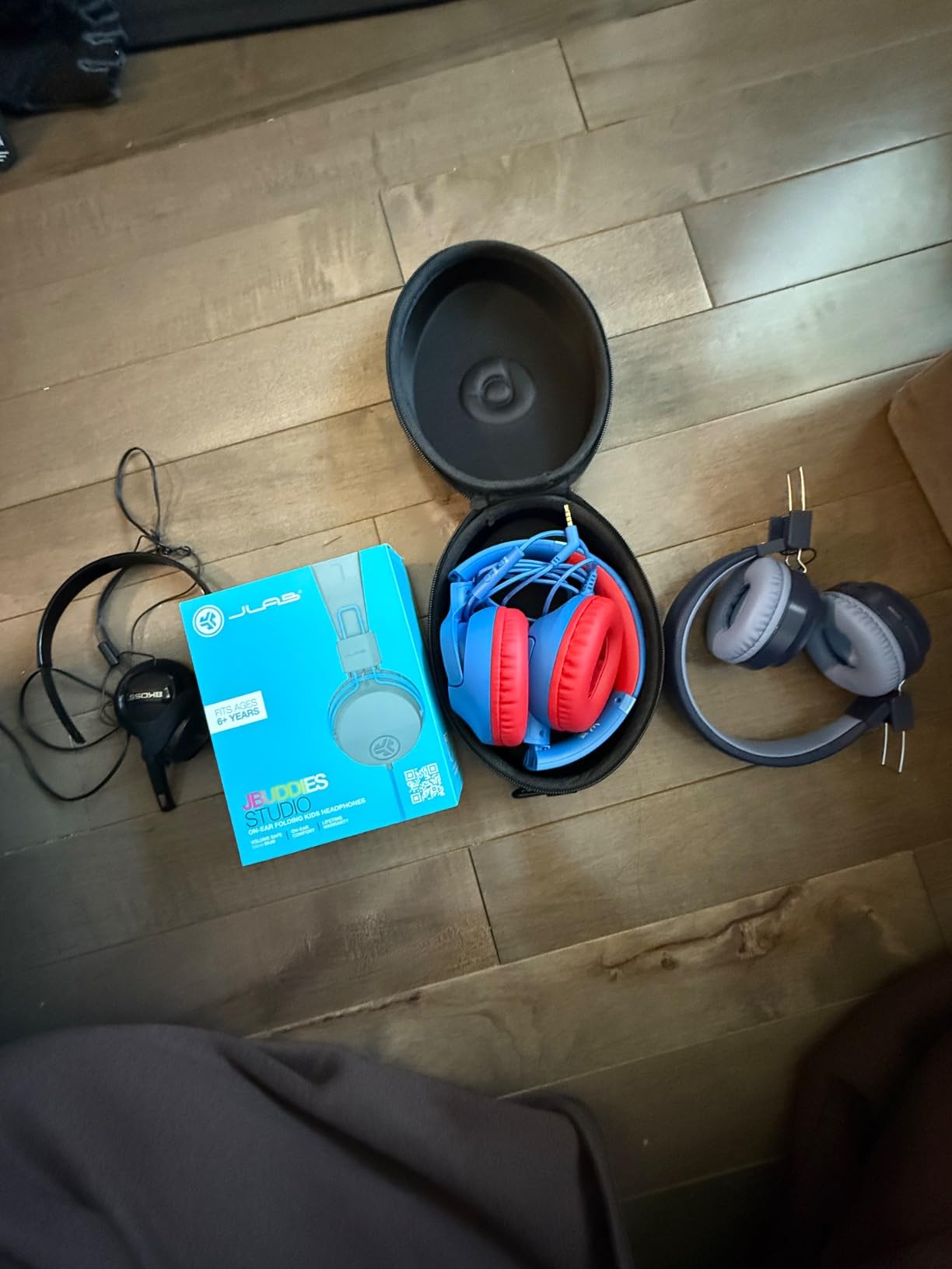 Kids Headphones Wired for School, 3.5mm Safe Volume Limited with Mic, Navy customer photo 1
