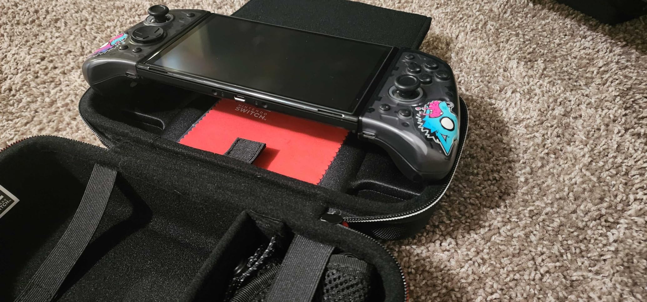 Game Traveler R.D.S. INDUSTRIES, INC Deluxe Licensed System Case for Nintendo Switch, Nintendo Switch 2, OLED, Black Medium (NS230) customer photo 1