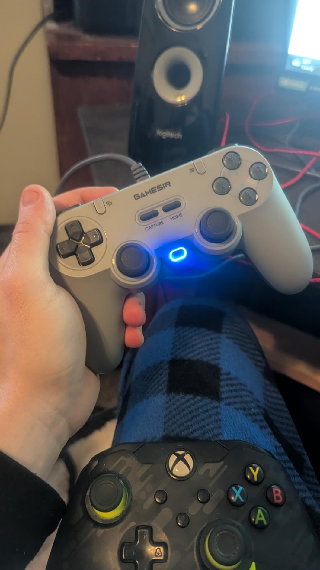 GameSir Tegenaria Lite Wired Game Controller For Switch, Android, iOS, PC, Steam With Retro 90s Design, Hall Effect Sticks, 1000Hz Polling Rate, Dual Rumble Motors, Mappable Back Buttons, Ultra-Low Latency, Ergonomic Design -Retro Gray customer photo 1