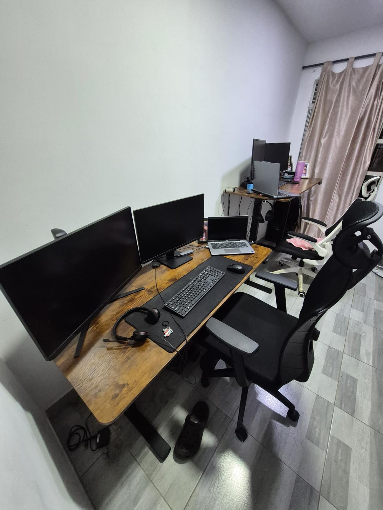 Large Electric Standing Desk, Gaming Desk, 55 x 24 Inch, Black customer photo 2