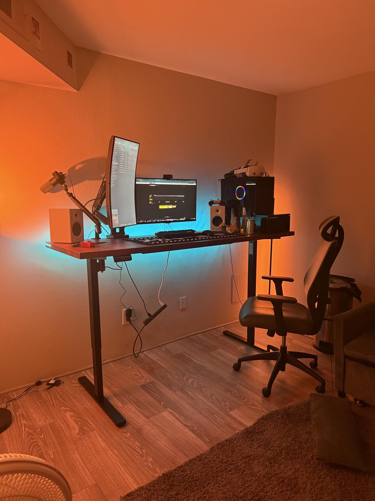Shintenchi Standing Desk, 71x31 Inch Height Adjustable Electric Sit Stand up Desk, Ergonomic Rising Computer Table, Modern Lift Gaming Desk Workstation for Home Office, Black customer photo 2