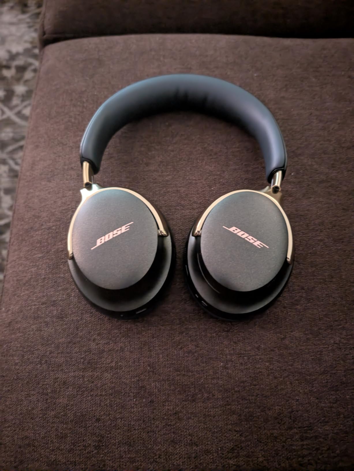 Bose QuietComfort Ultra Bluetooth Headphones (2nd Gen), Wireless Headphones with Spatial Audio, Over Ear Noise Cancelling with Mic, Up to 30 Hours of Play time, Black customer photo 2
