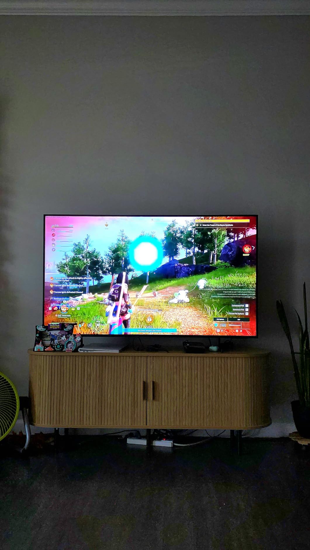 Samsung 98-Inch Class QLED Q7F Series Samsung Vision AI Smart TV (2025 Model, 98Q7F) Quantum HDR, Object Tracking Sound Lite, Q4 AI Gen1 Processor, 4K upscaling, Gaming Hub w/Alexa Built-in customer photo 2