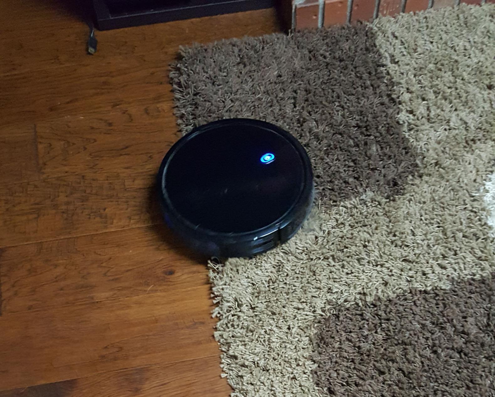 eufy E25 Robot Vacuum and Mop Combo, 20,000 Pa, HydroJet Roller Mop customer photo 1