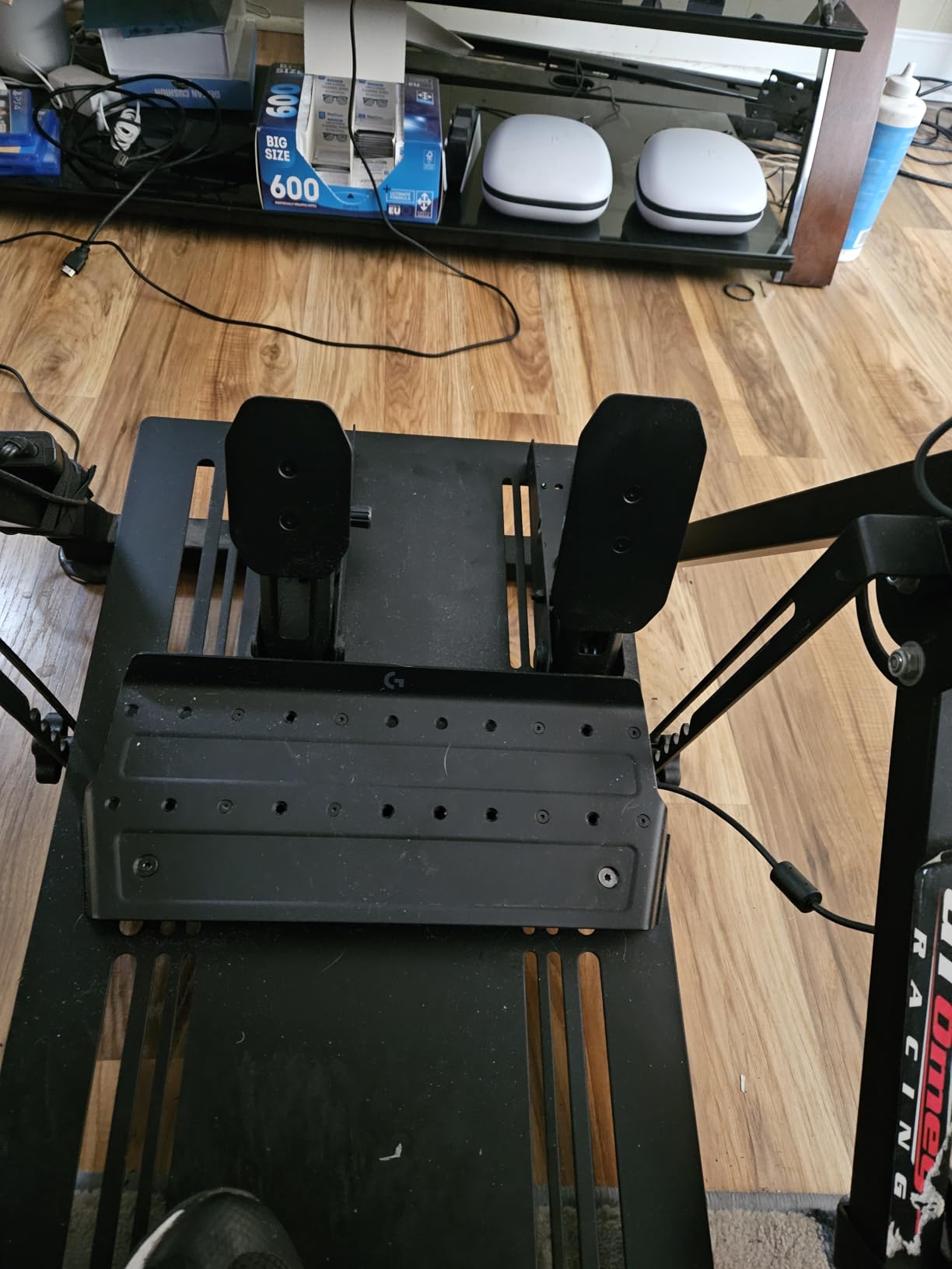 Logitech G RS Sim Racing Pedals (with 75 kg Load Cell Brake) customer photo 2