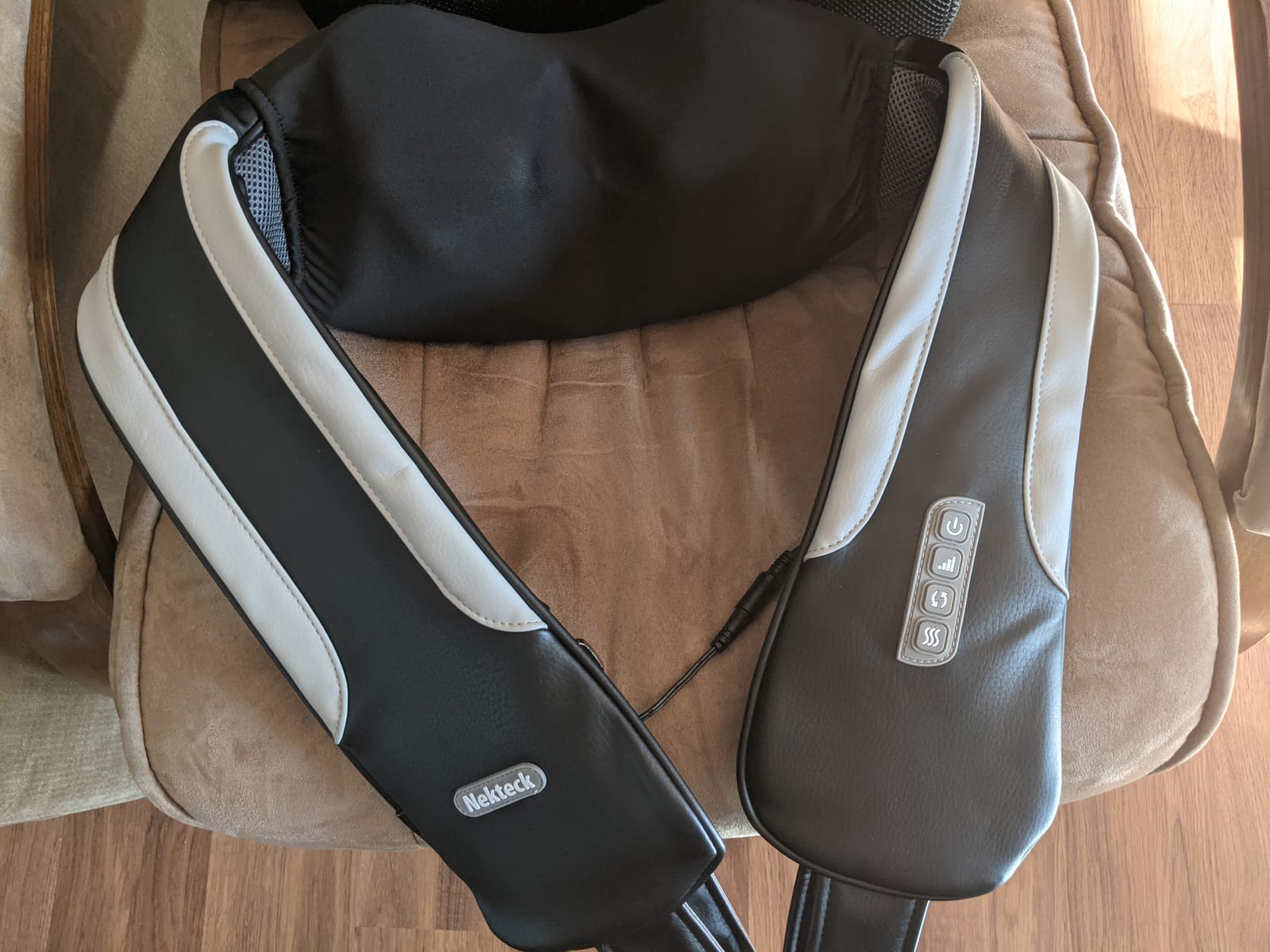 Nekteck Shiatsu Neck Massager with Heat, 2026 Upgraded Cordless Massage customer photo 1