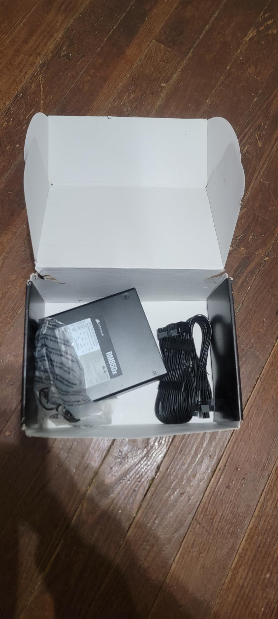 CORSAIR RM850x ATX 3.1 PCIe 5.1 Ready Fully Modular 850W Power Supply – Low-Noise, Cybenetics Gold Efficiency, Native 12V-2x6 Connector – Black customer photo 1