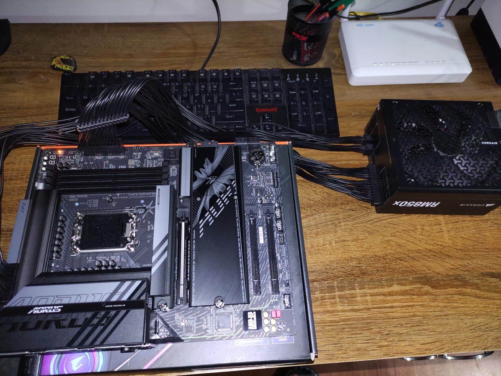 CORSAIR RM850x ATX 3.1 PCIe 5.1 Ready Fully Modular 850W Power Supply – Low-Noise, Cybenetics Gold Efficiency, Native 12V-2x6 Connector – Black customer photo 2