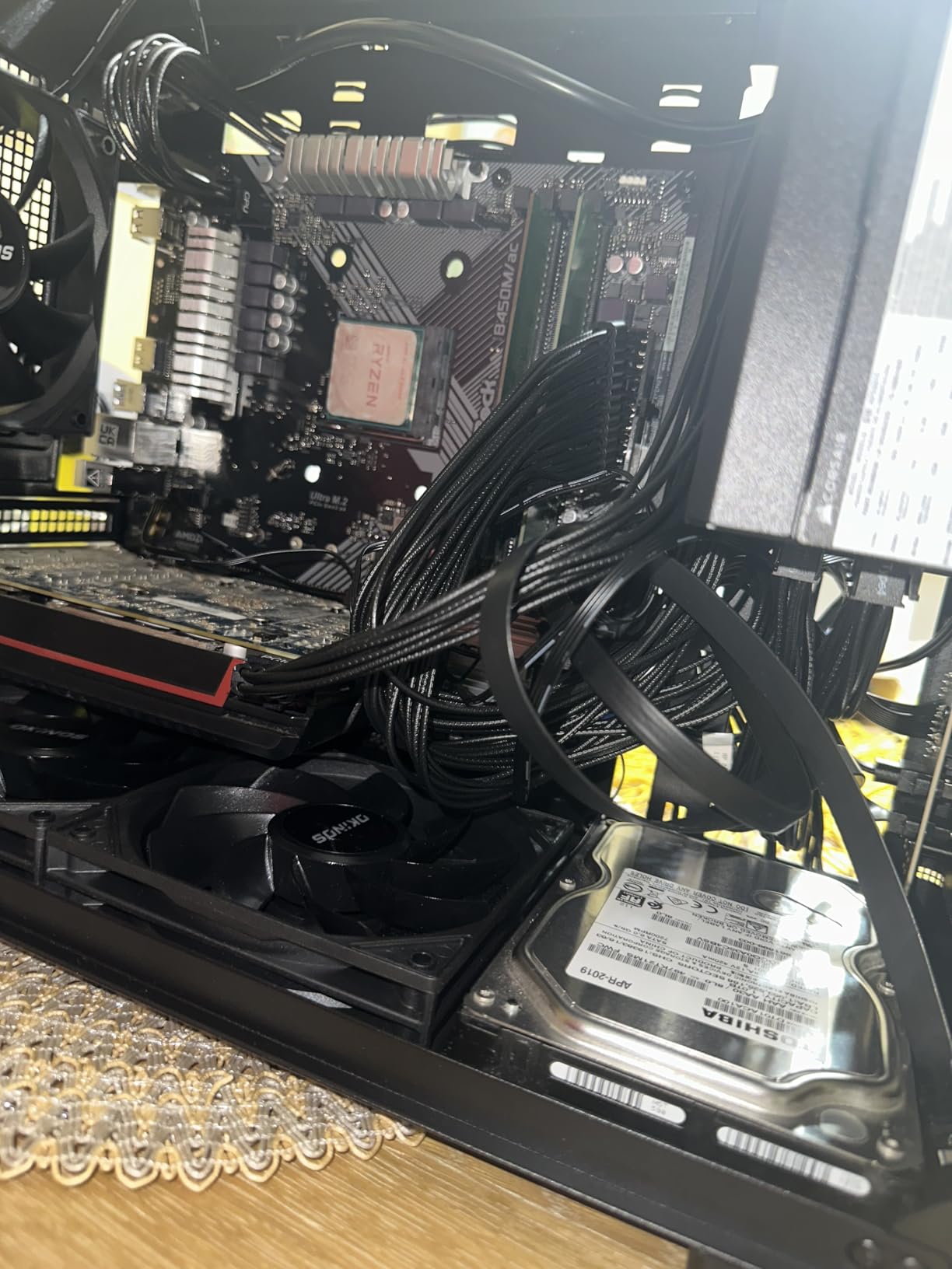 CORSAIR RM750e ATX 3.1 PCIe 5.1 Ready 750W Power Supply – Black customer photo 2